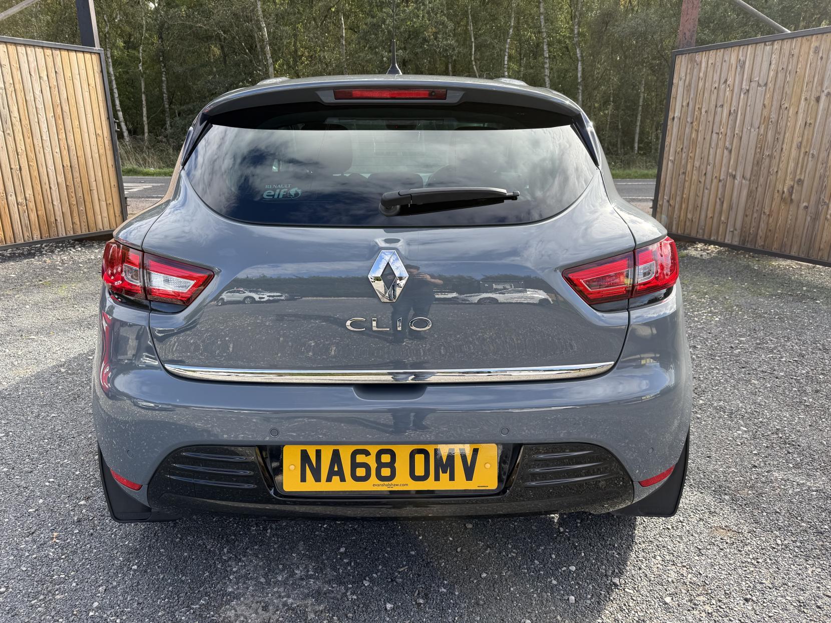 Renault Clio 0.9 TCe Iconic Hatchback 5dr Petrol Manual Euro 6 (s/s) (90 ps)