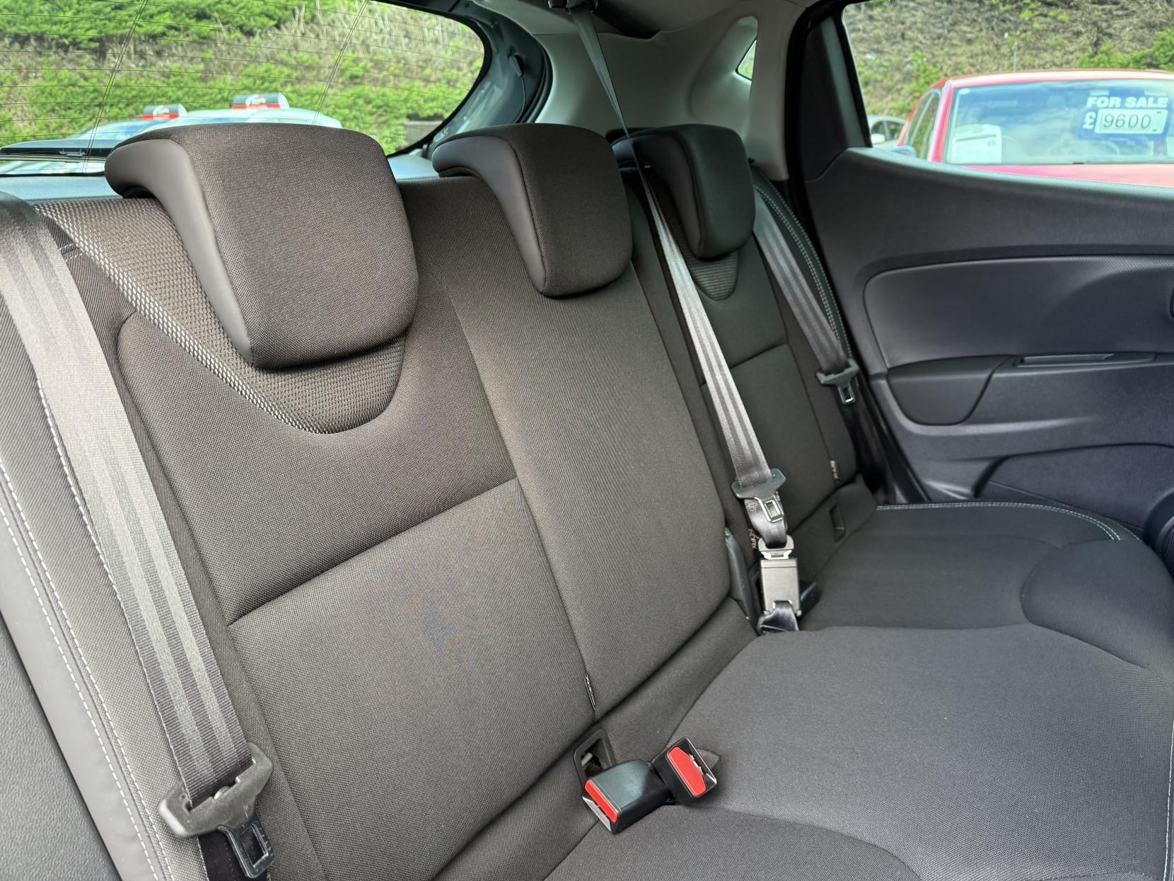 Renault Clio 0.9 TCe Iconic Hatchback 5dr Petrol Manual Euro 6 (s/s) (90 ps)
