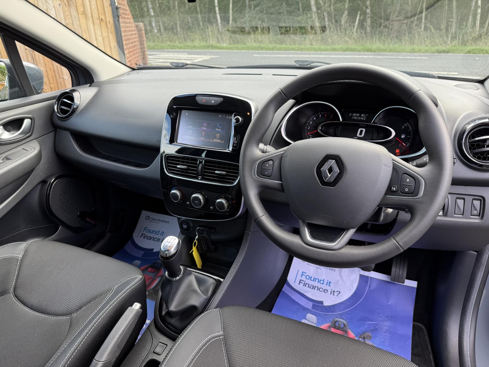 Renault Clio 0.9 TCe Iconic Hatchback 5dr Petrol Manual Euro 6 (s/s) (90 ps)