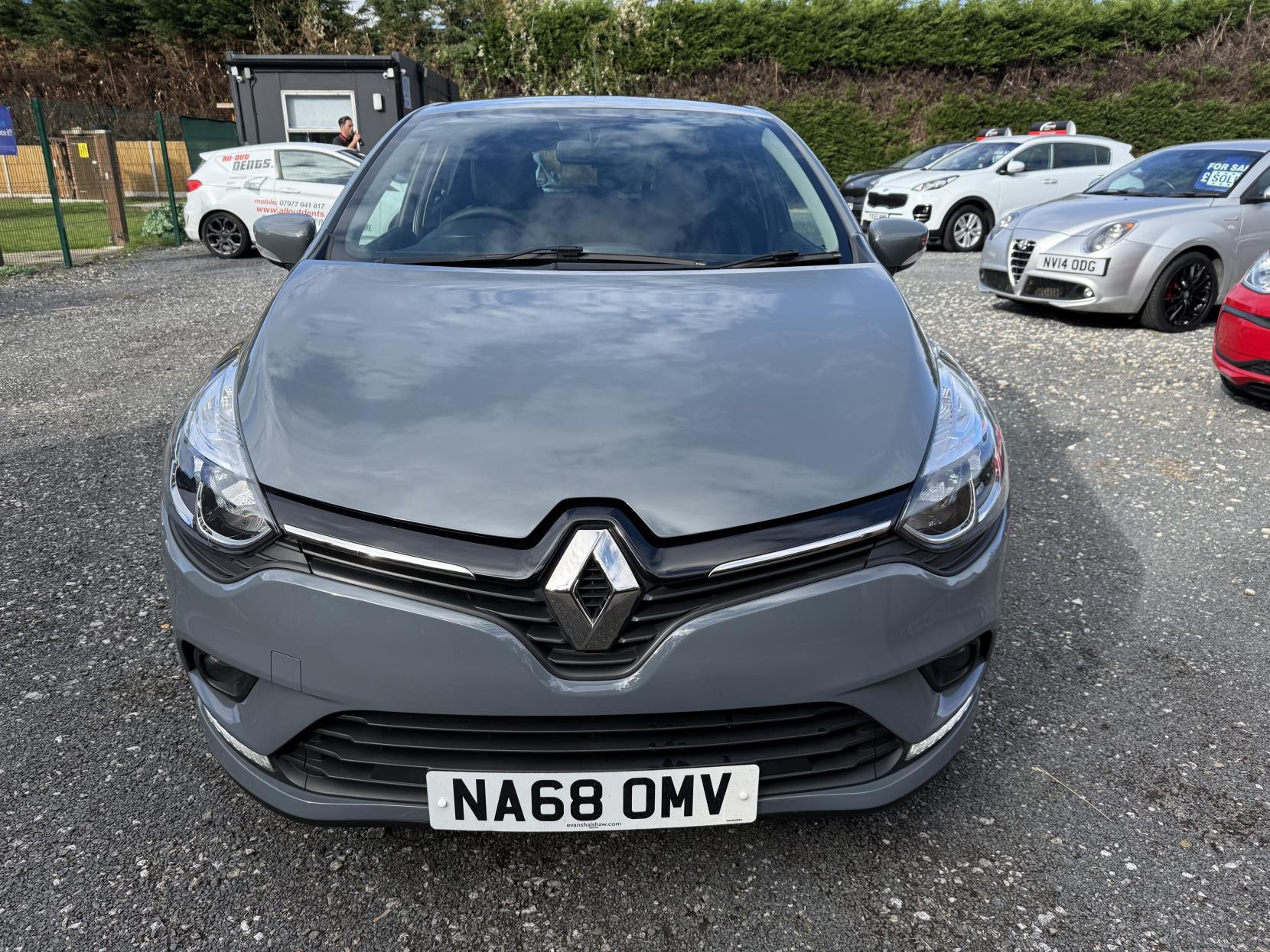 Renault Clio 0.9 TCe Iconic Hatchback 5dr Petrol Manual Euro 6 (s/s) (90 ps)