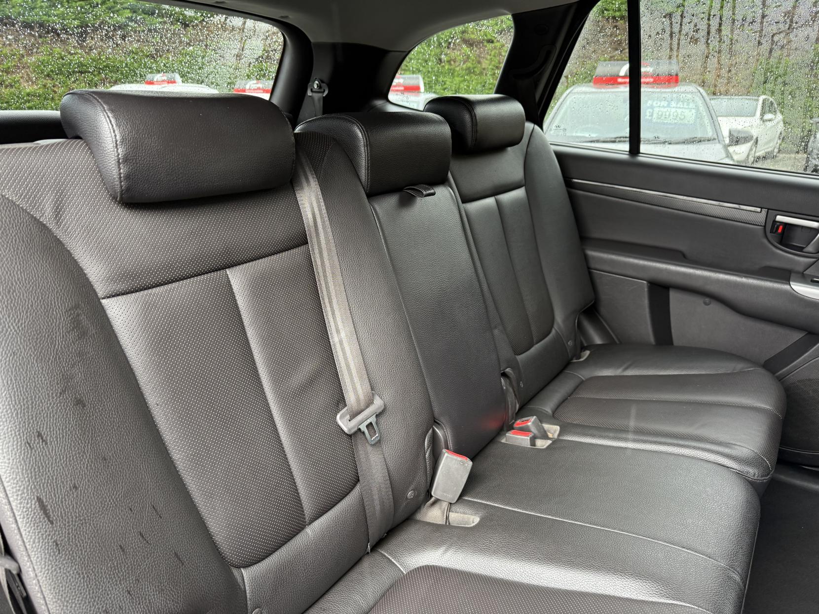 Hyundai Santa Fe 2.2 CRDi Premium SUV 5dr Diesel Auto 4WD Euro 5 (7 seat) (194 bhp)