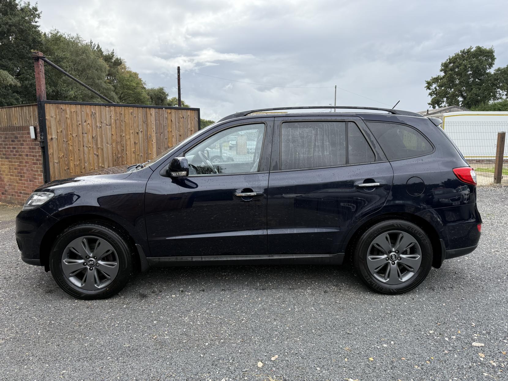 Hyundai Santa Fe 2.2 CRDi Premium SUV 5dr Diesel Auto 4WD Euro 5 (7 seat) (194 bhp)