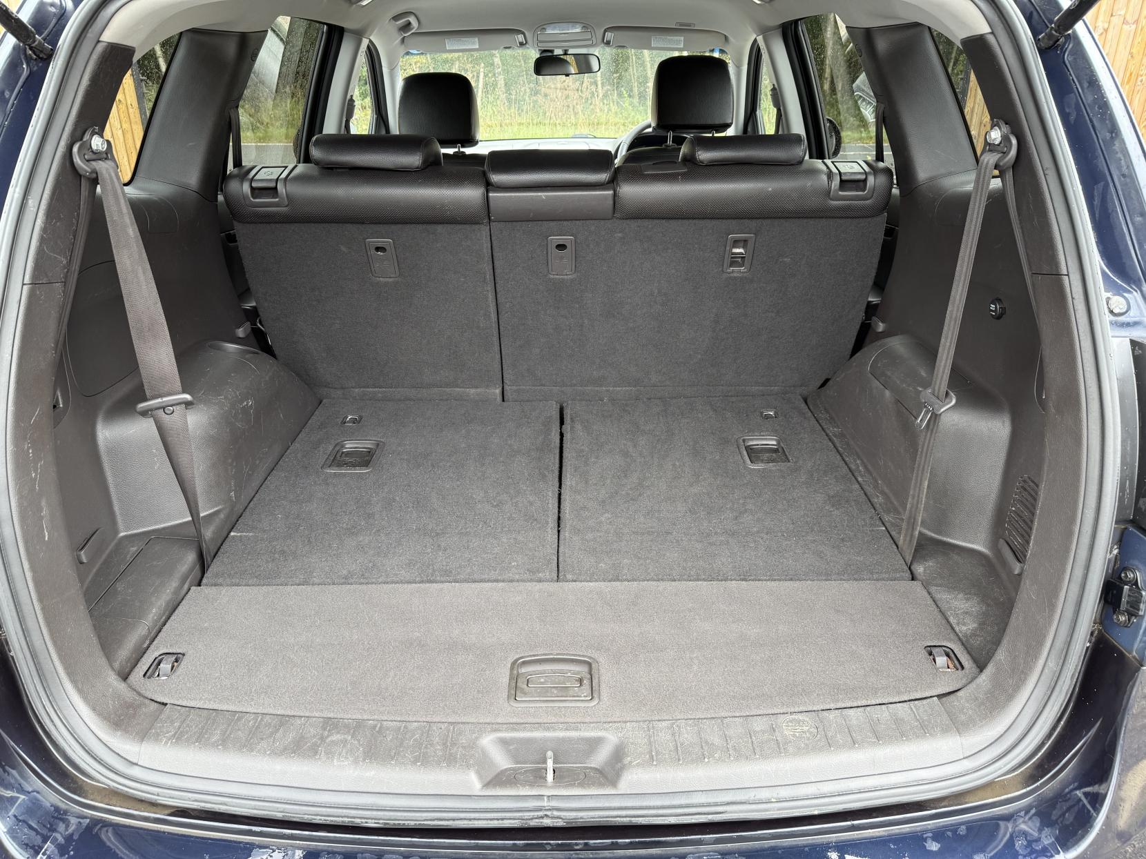 Hyundai Santa Fe 2.2 CRDi Premium SUV 5dr Diesel Auto 4WD Euro 5 (7 seat) (194 bhp)
