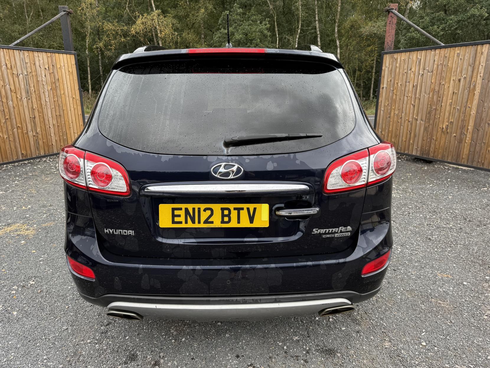 Hyundai Santa Fe 2.2 CRDi Premium SUV 5dr Diesel Auto 4WD Euro 5 (7 seat) (194 bhp)