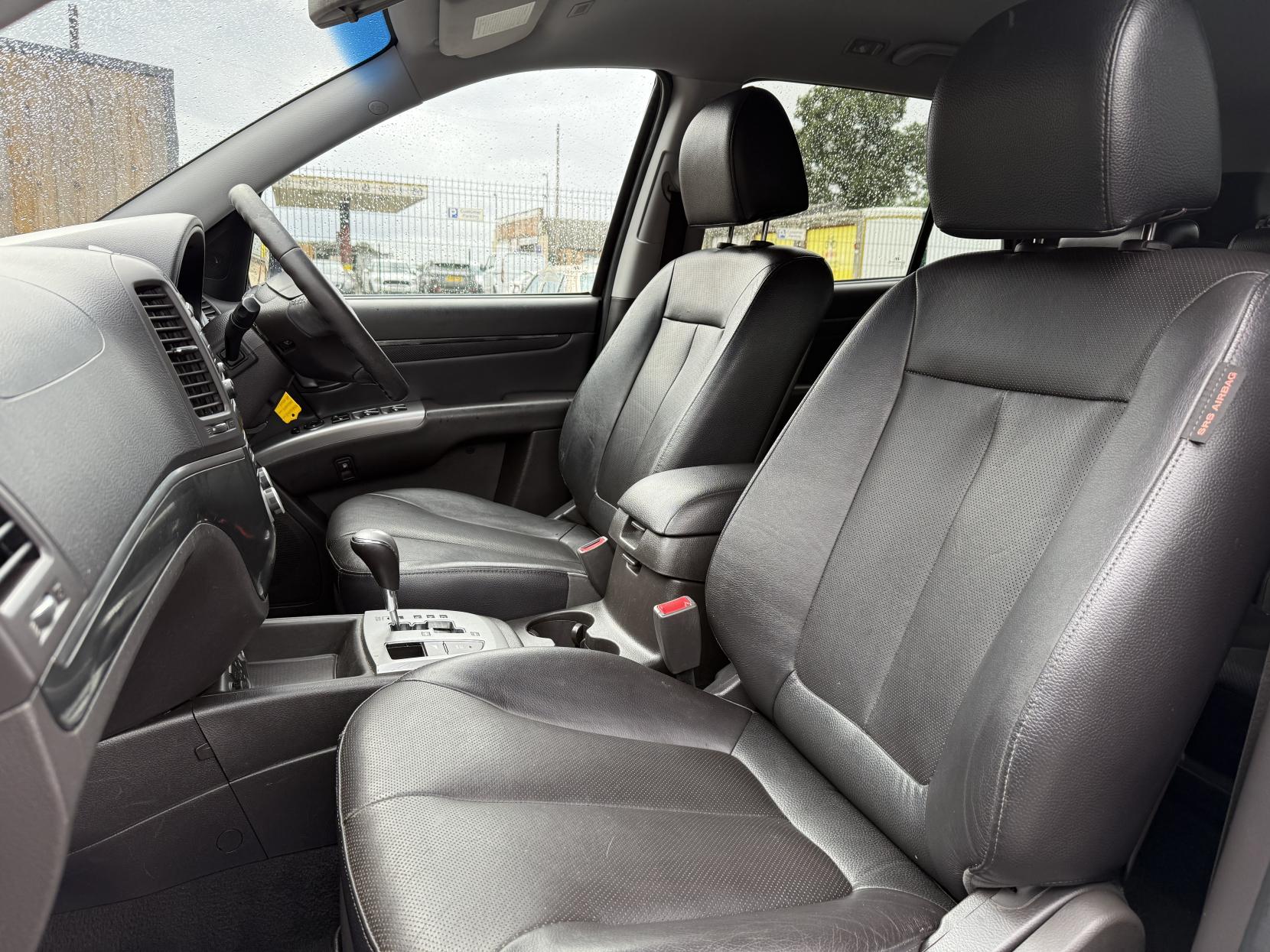 Hyundai Santa Fe 2.2 CRDi Premium SUV 5dr Diesel Auto 4WD Euro 5 (7 seat) (194 bhp)