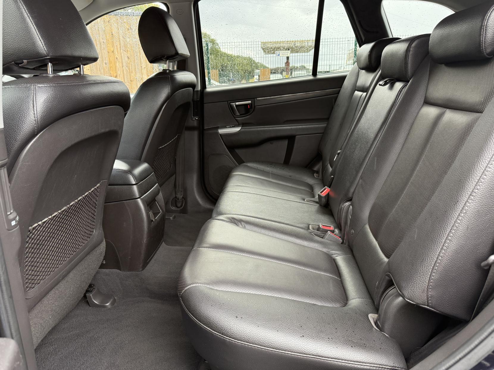 Hyundai Santa Fe 2.2 CRDi Premium SUV 5dr Diesel Auto 4WD Euro 5 (7 seat) (194 bhp)
