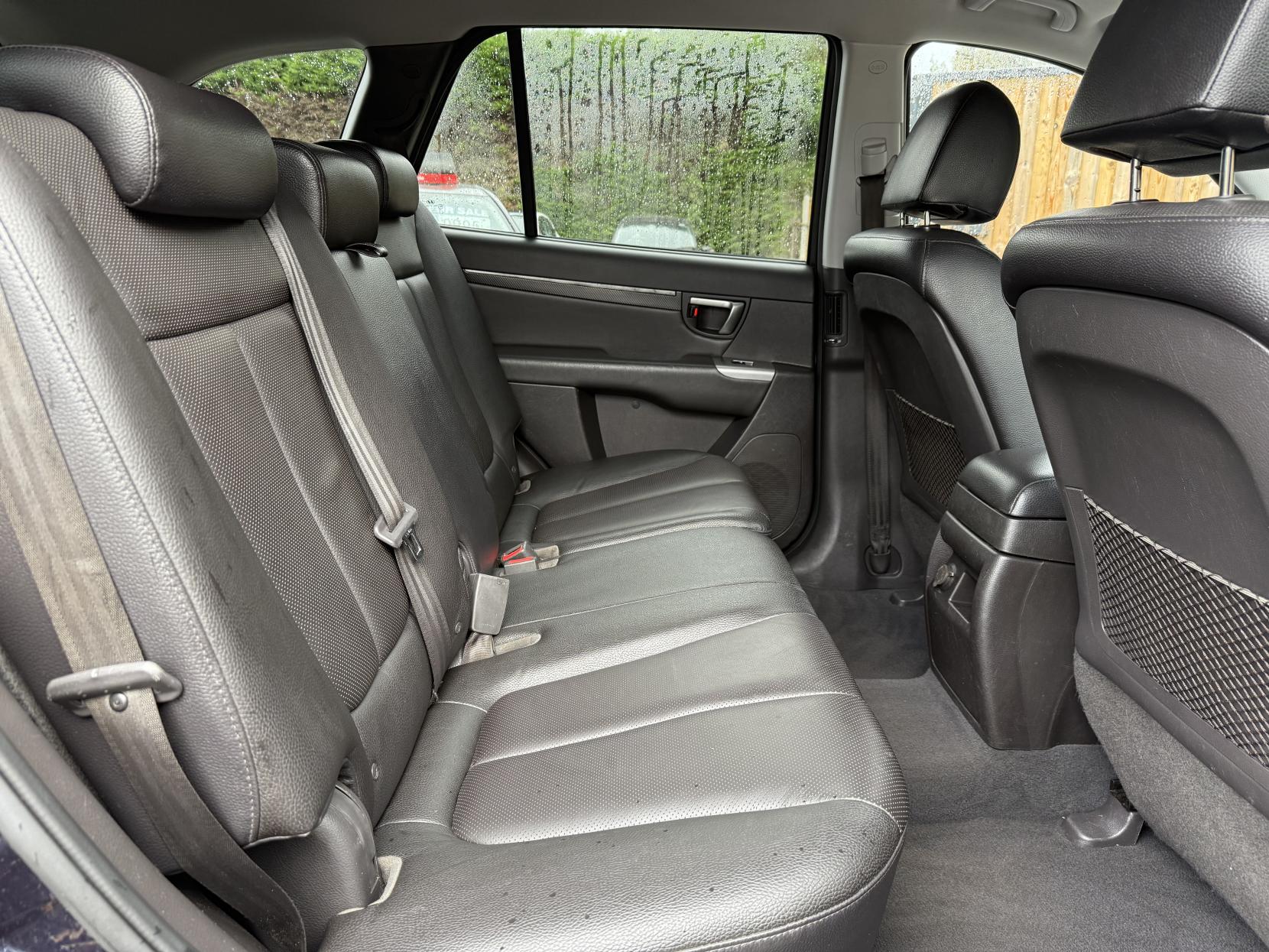 Hyundai Santa Fe 2.2 CRDi Premium SUV 5dr Diesel Auto 4WD Euro 5 (7 seat) (194 bhp)