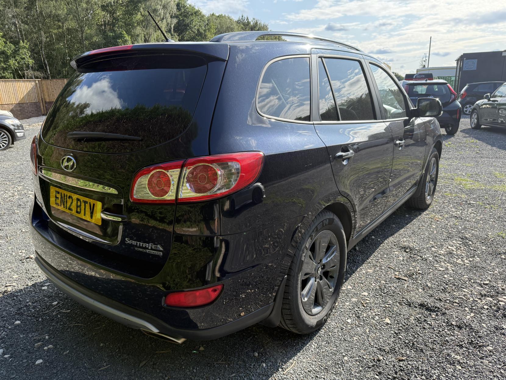 Hyundai Santa Fe 2.2 CRDi Premium SUV 5dr Diesel Auto 4WD Euro 5 (7 seat) (194 bhp)