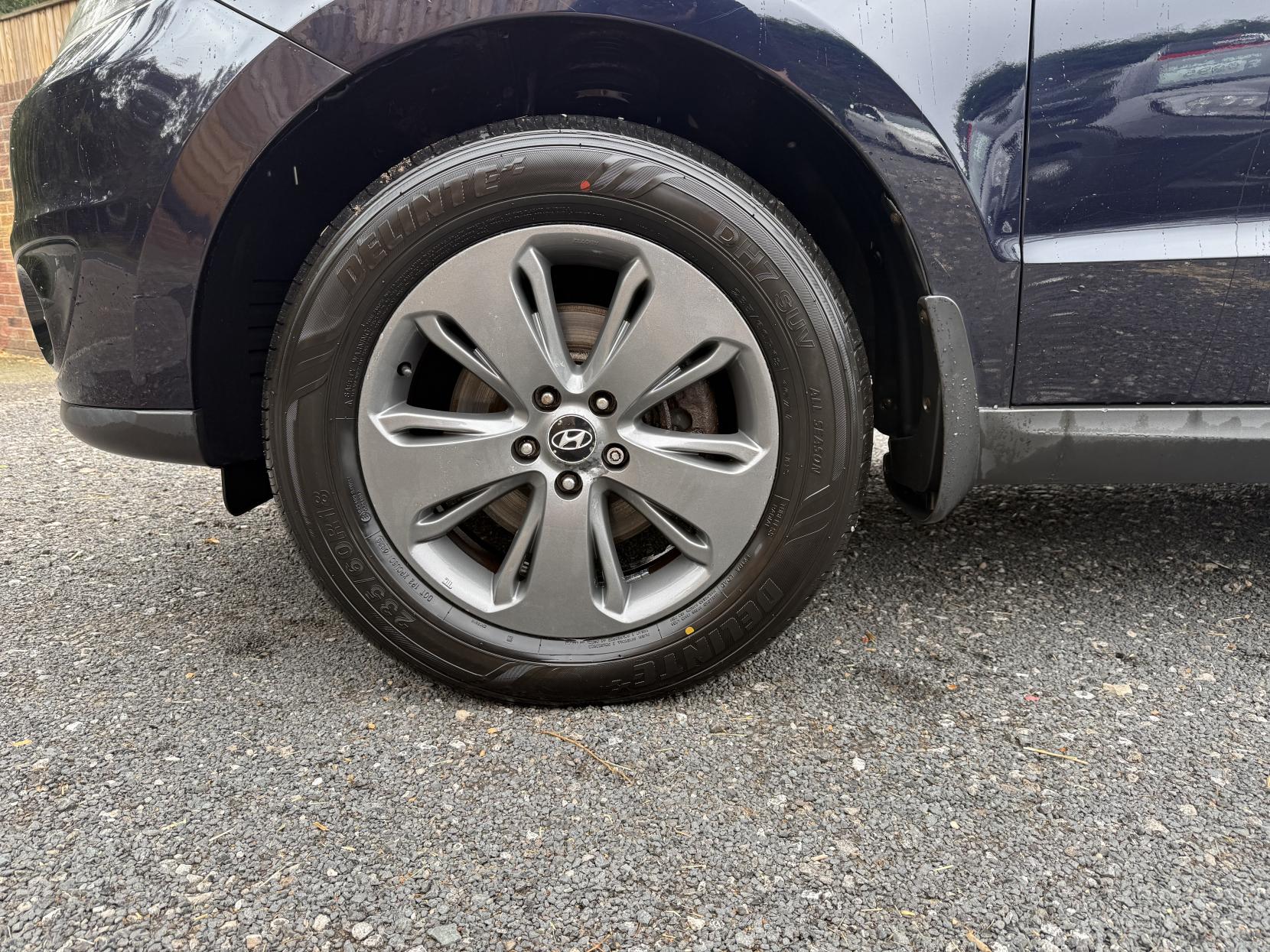 Hyundai Santa Fe 2.2 CRDi Premium SUV 5dr Diesel Auto 4WD Euro 5 (7 seat) (194 bhp)