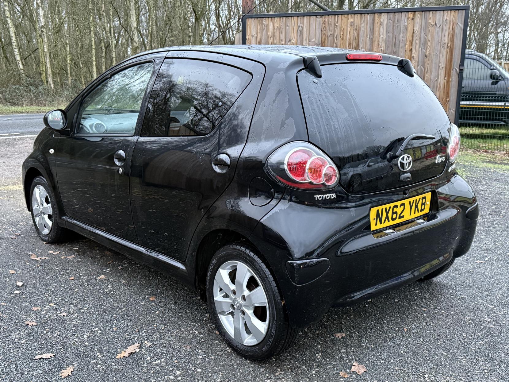 Toyota AYGO 1.0 VVT-i Fire Hatchback 5dr Petrol Manual Euro 5 (67 ps)