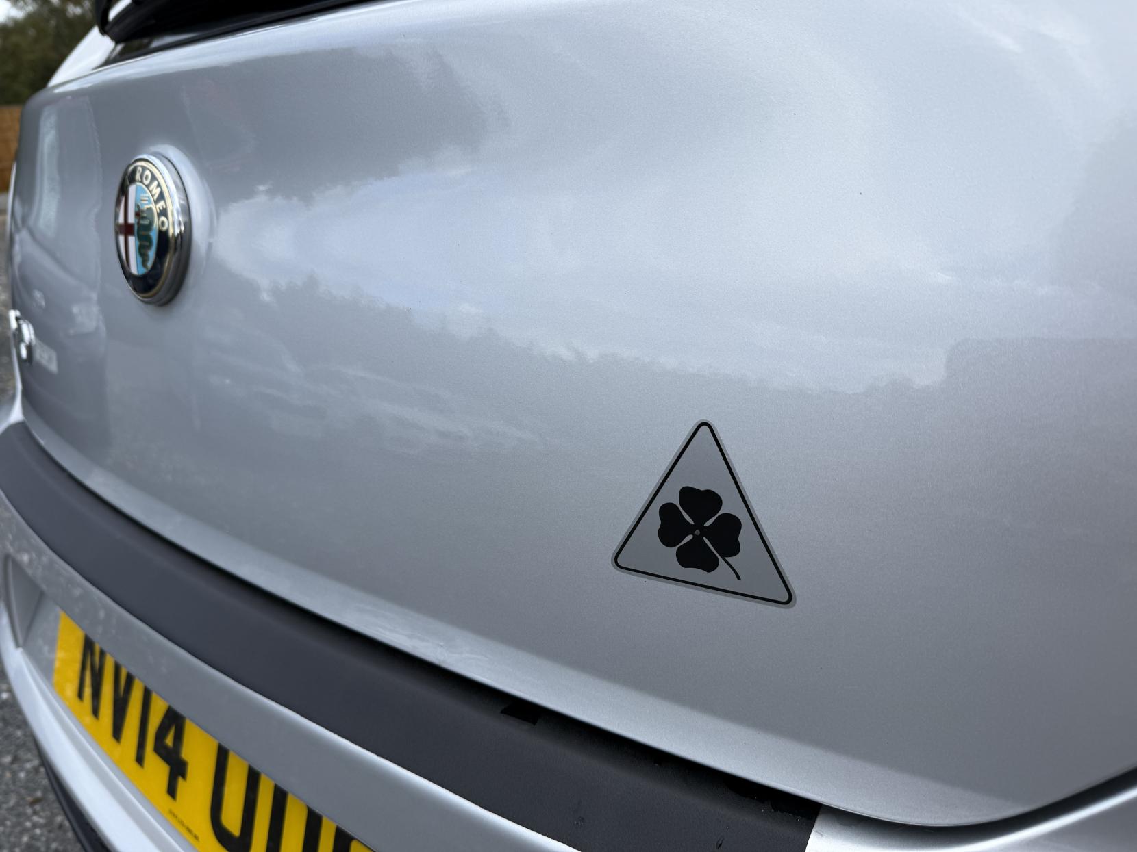 Alfa Romeo MiTo 875 TB TwinAir Sportiva Hatchback 3dr Petrol Manual Euro 6 (s/s) (105 ps)