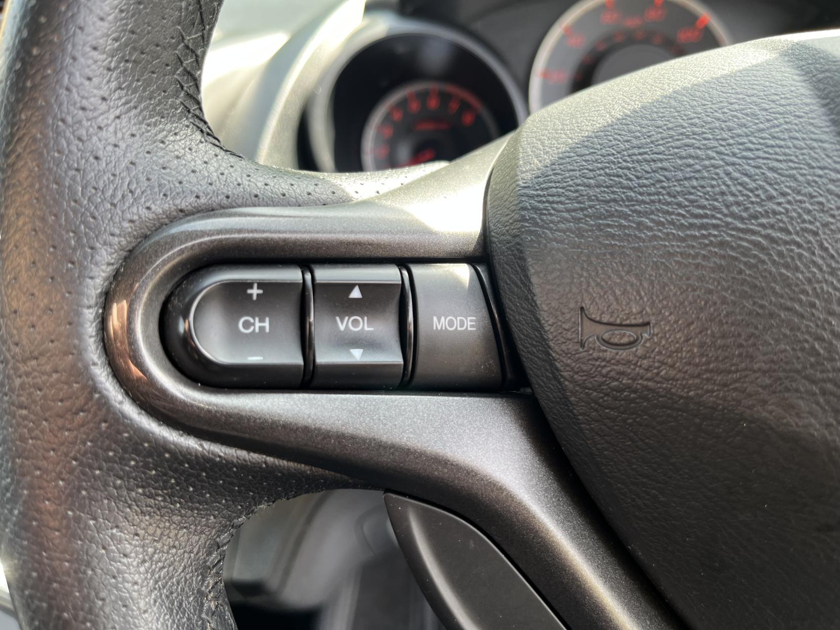 Honda Jazz 1.4 i-VTEC ES Plus Hatchback 5dr Petrol Manual Euro 5 (99 ps)