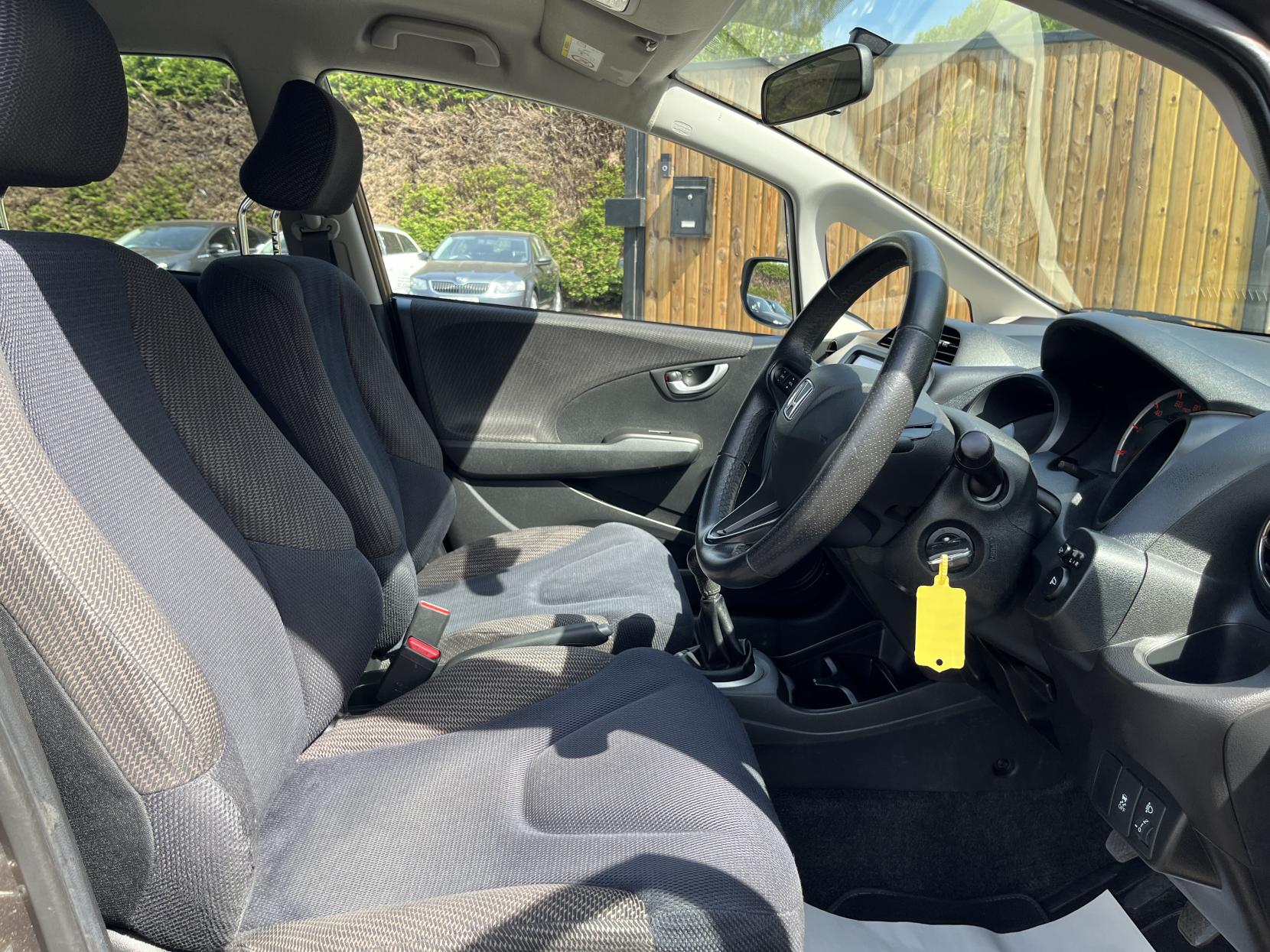Honda Jazz 1.4 i-VTEC ES Plus Hatchback 5dr Petrol Manual Euro 5 (99 ps)