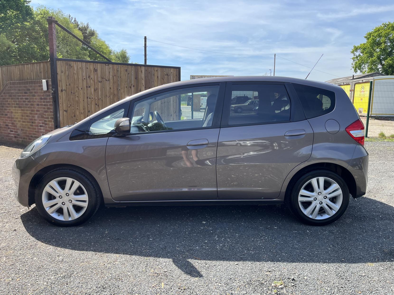 Honda Jazz 1.4 i-VTEC ES Plus Hatchback 5dr Petrol Manual Euro 5 (99 ps)
