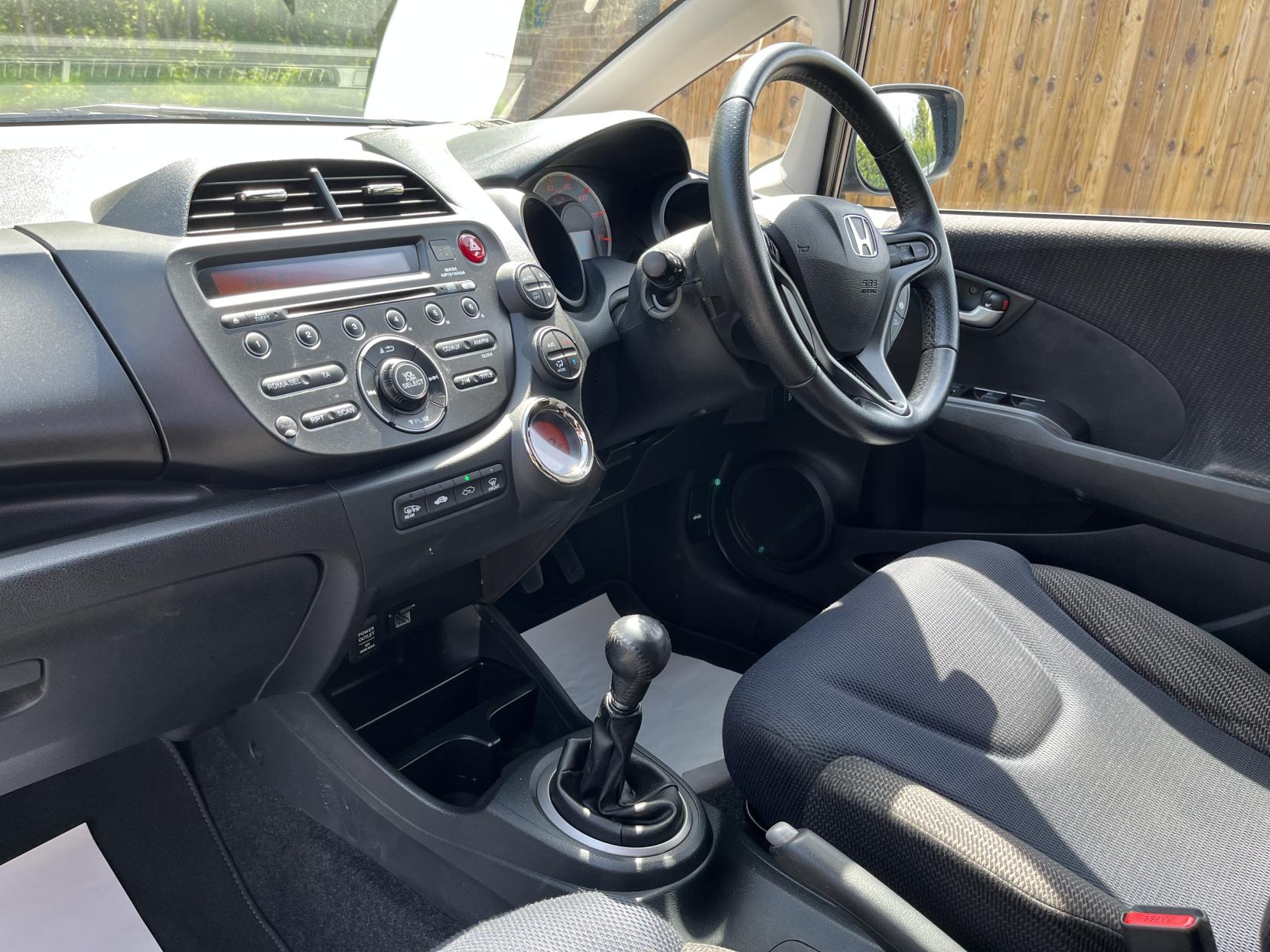 Honda Jazz 1.4 i-VTEC ES Plus Hatchback 5dr Petrol Manual Euro 5 (99 ps)