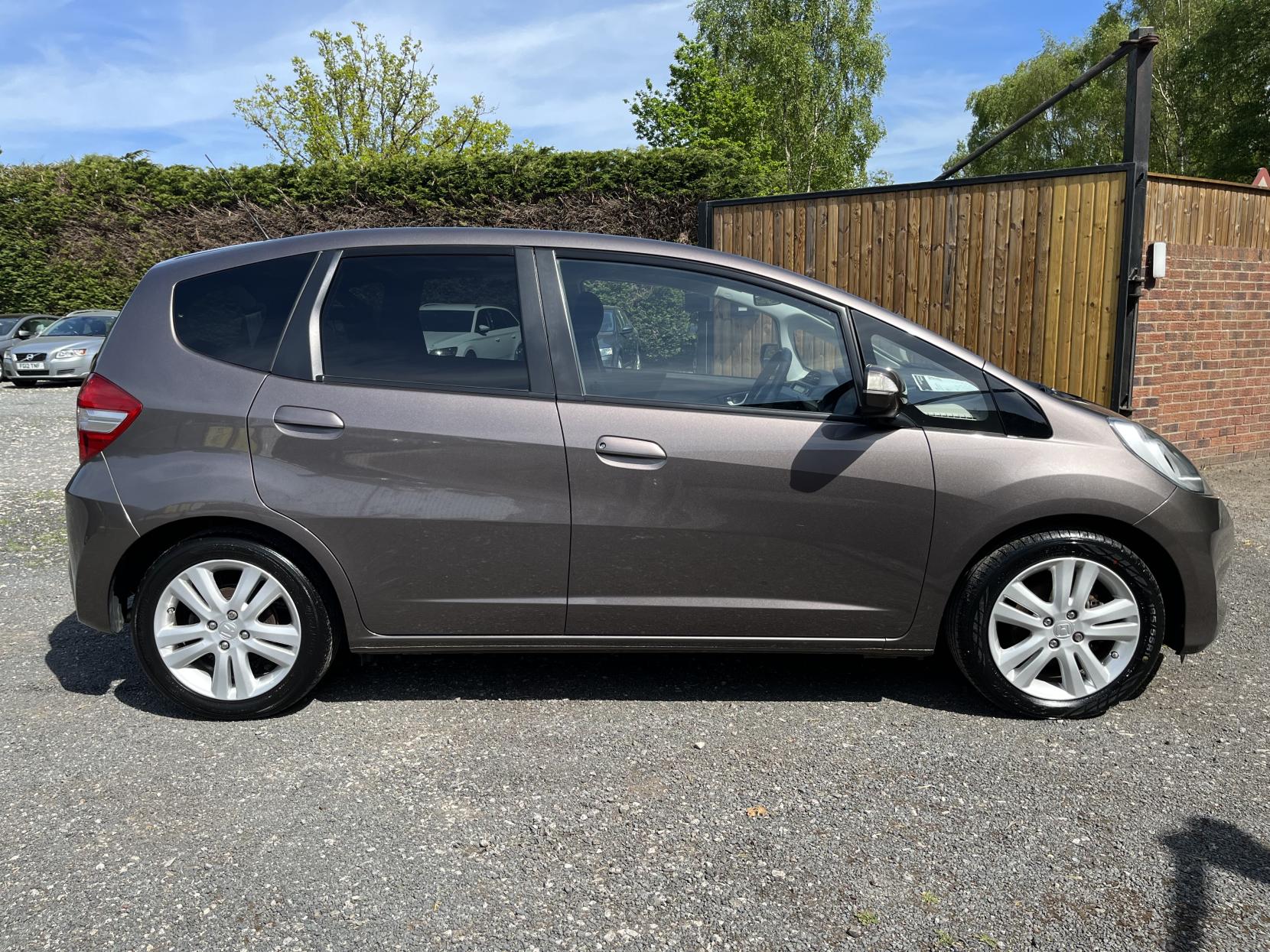 Honda Jazz 1.4 i-VTEC ES Plus Hatchback 5dr Petrol Manual Euro 5 (99 ps)