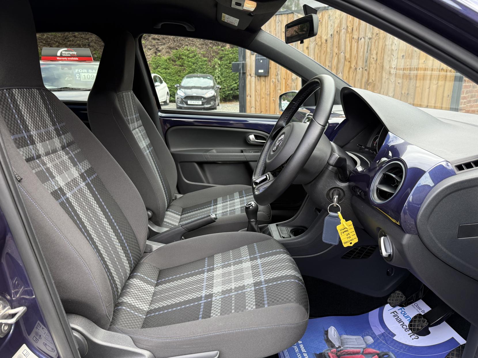 Volkswagen up! 1.0 Club up! Hatchback 5dr Petrol Manual Euro 6 (75 ps)