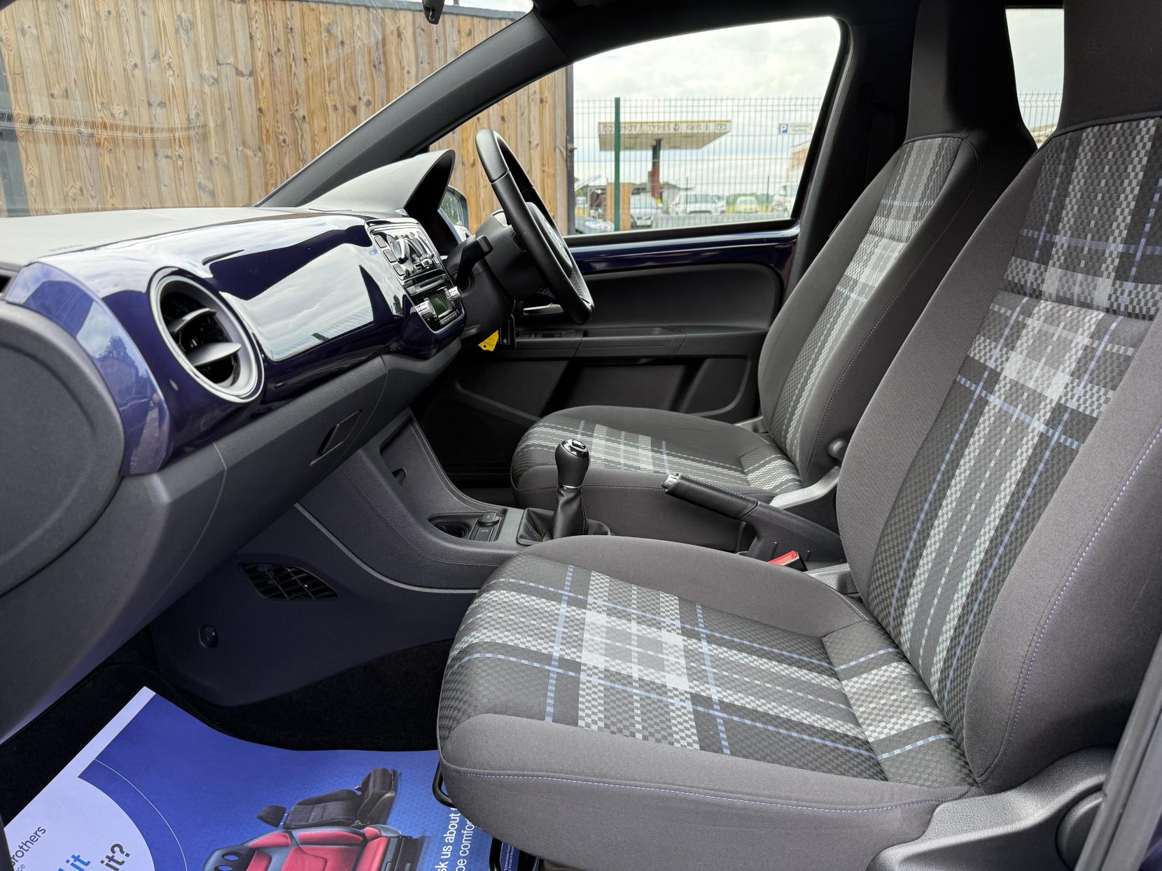 Volkswagen up! 1.0 Club up! Hatchback 5dr Petrol Manual Euro 6 (75 ps)