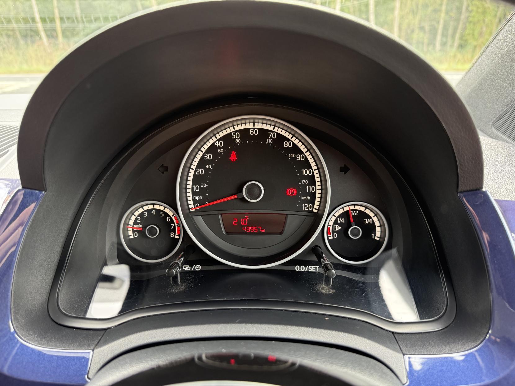 Volkswagen up! 1.0 Club up! Hatchback 5dr Petrol Manual Euro 6 (75 ps)
