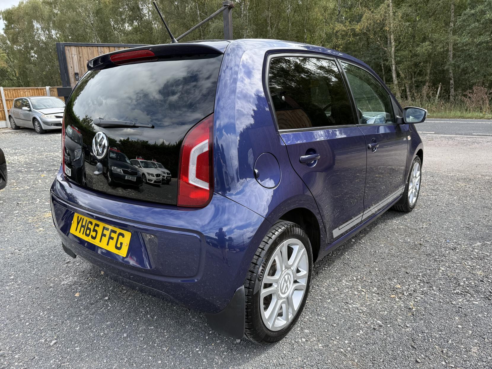 Volkswagen up! 1.0 Club up! Hatchback 5dr Petrol Manual Euro 6 (75 ps)