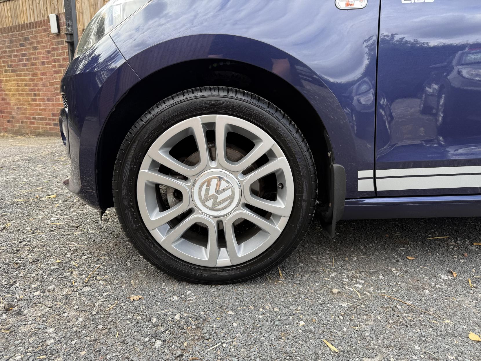 Volkswagen up! 1.0 Club up! Hatchback 5dr Petrol Manual Euro 6 (75 ps)