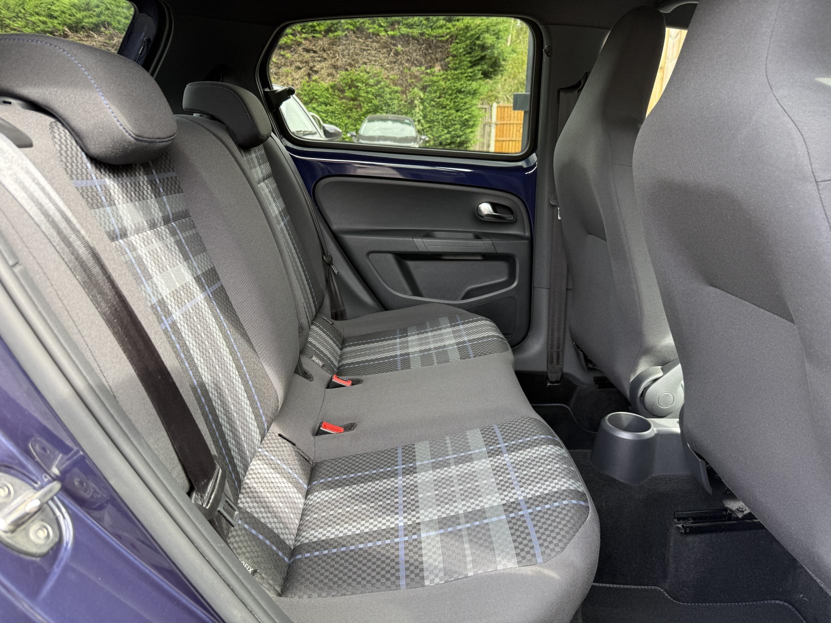 Volkswagen up! 1.0 Club up! Hatchback 5dr Petrol Manual Euro 6 (75 ps)