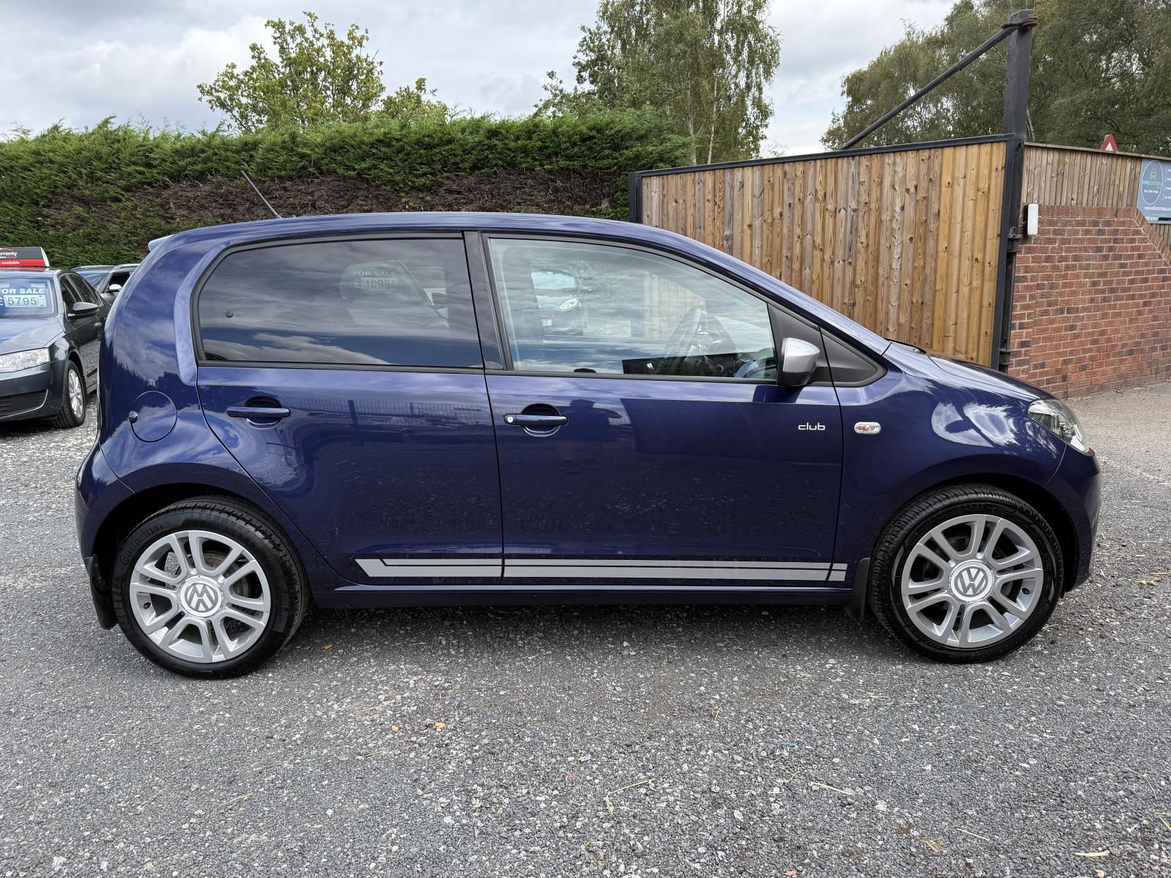 Volkswagen up! 1.0 Club up! Hatchback 5dr Petrol Manual Euro 6 (75 ps)