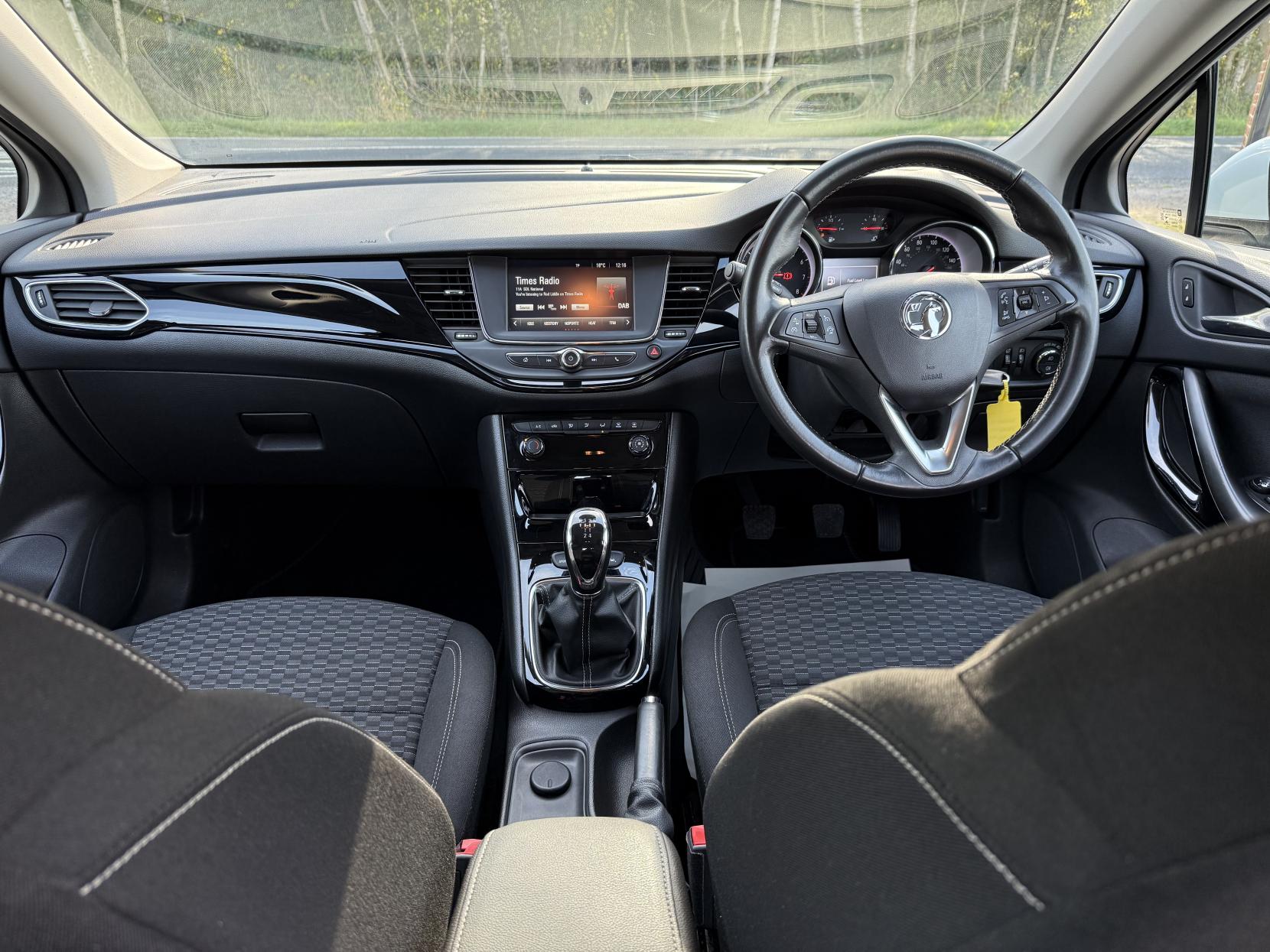 Vauxhall Astra 1.0i Turbo ecoTEC SRi Hatchback 5dr Petrol Manual Euro 6 (s/s) (105 ps)