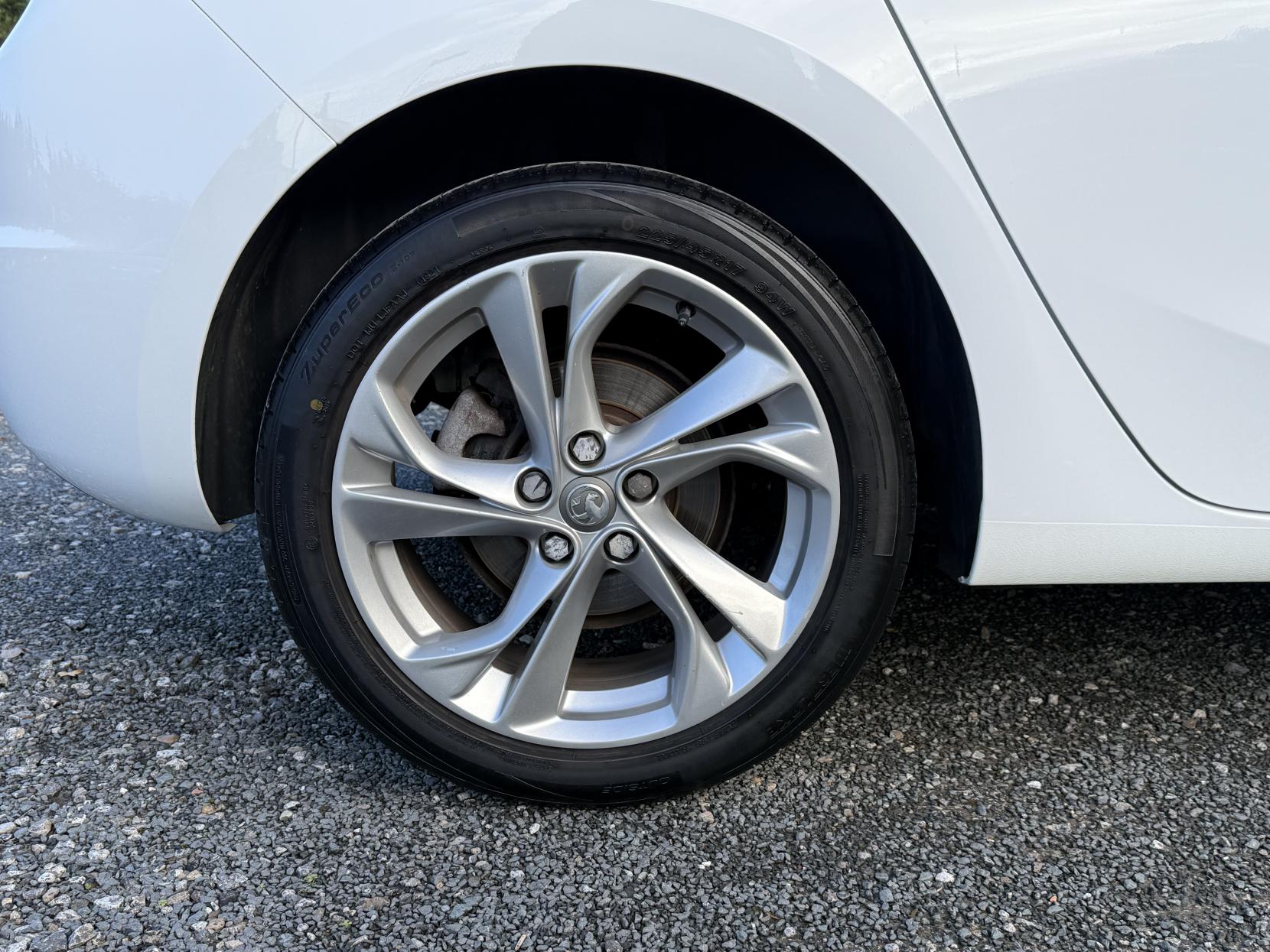 Vauxhall Astra 1.0i Turbo ecoTEC SRi Hatchback 5dr Petrol Manual Euro 6 (s/s) (105 ps)