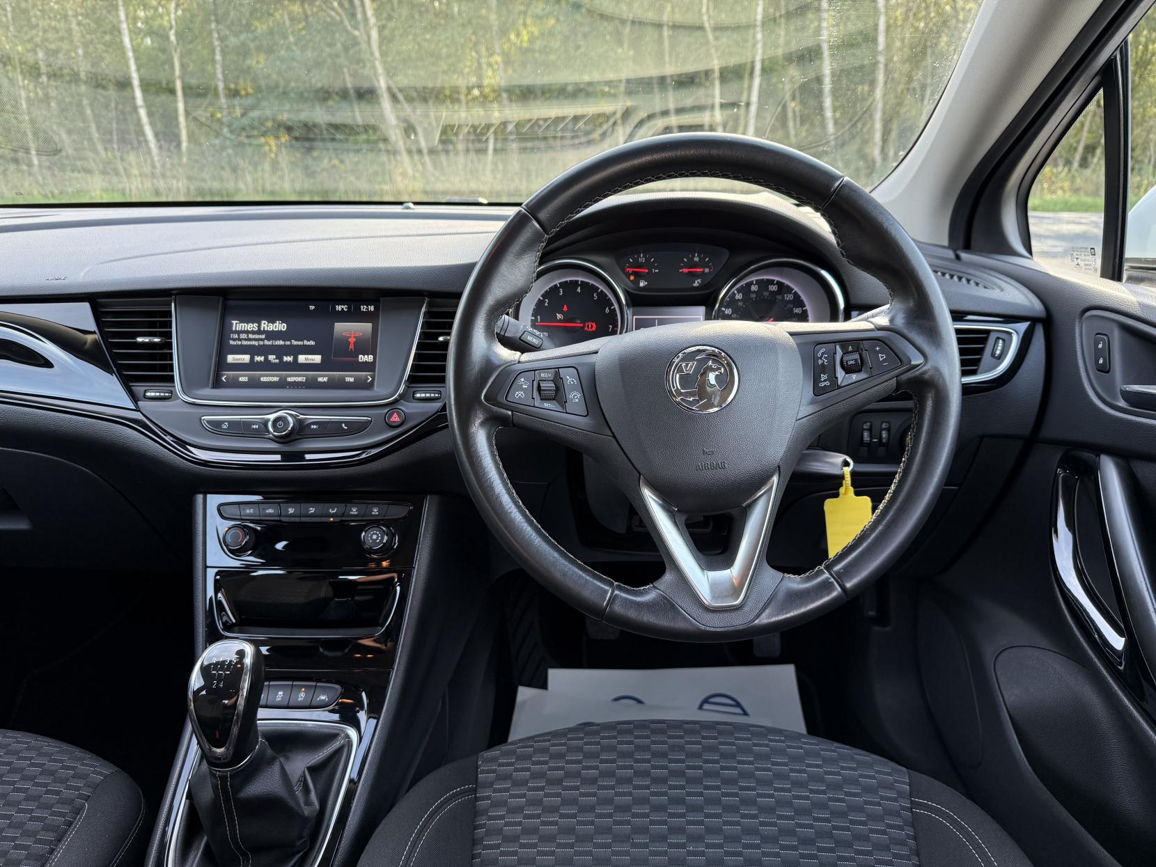Vauxhall Astra 1.0i Turbo ecoTEC SRi Hatchback 5dr Petrol Manual Euro 6 (s/s) (105 ps)