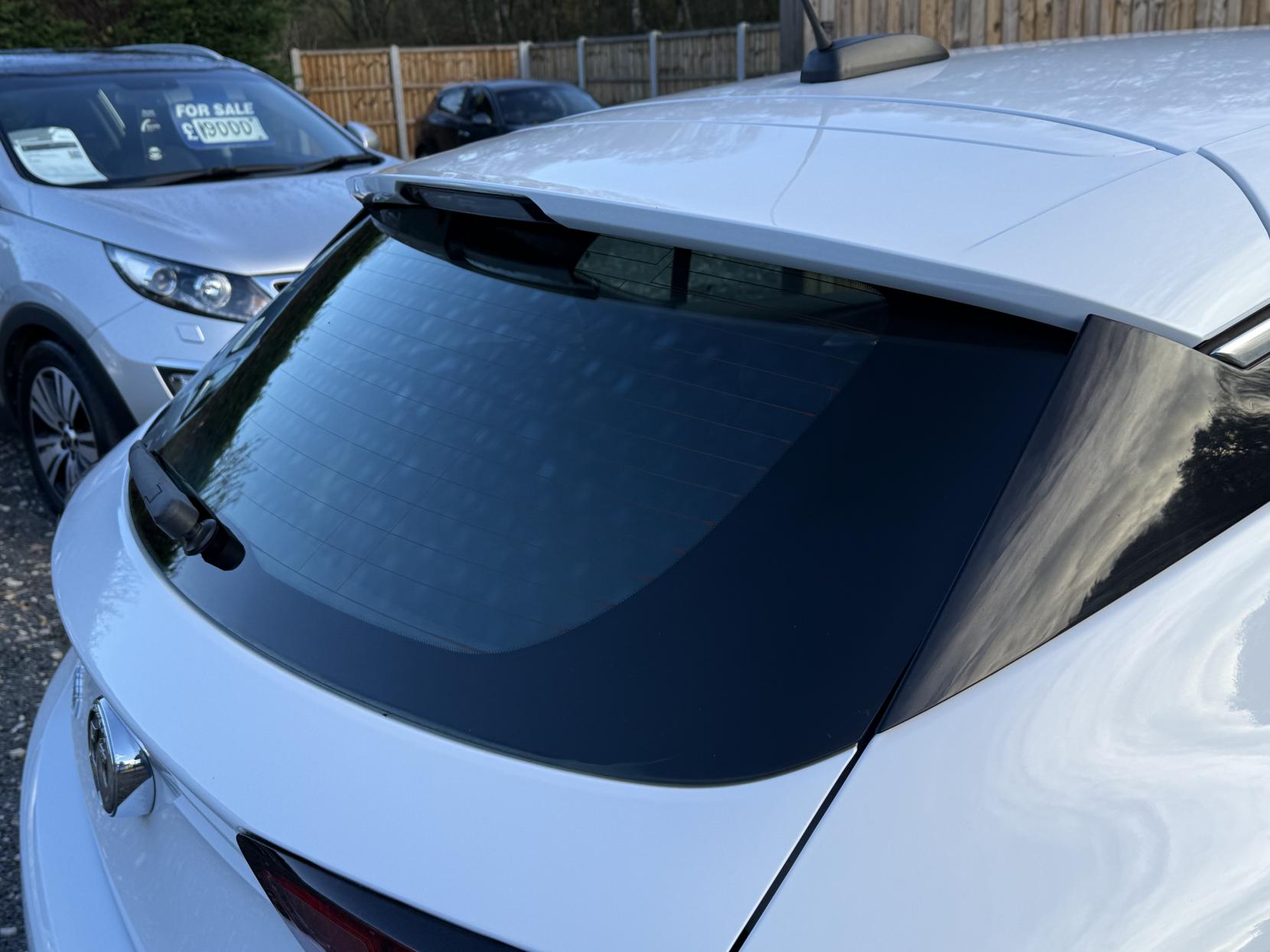 Vauxhall Astra 1.0i Turbo ecoTEC SRi Hatchback 5dr Petrol Manual Euro 6 (s/s) (105 ps)