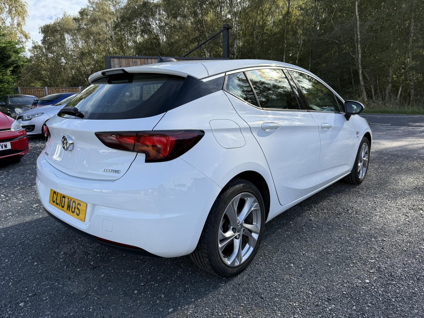 Vauxhall Astra 1.0i Turbo ecoTEC SRi Hatchback 5dr Petrol Manual Euro 6 (s/s) (105 ps)