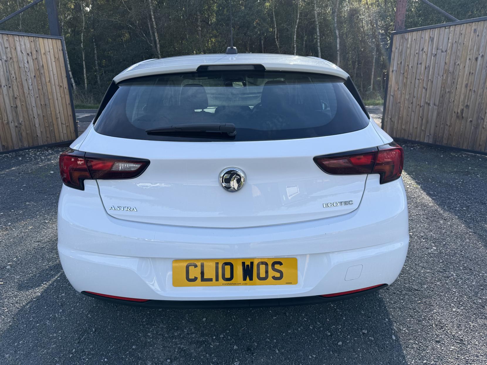 Vauxhall Astra 1.0i Turbo ecoTEC SRi Hatchback 5dr Petrol Manual Euro 6 (s/s) (105 ps)