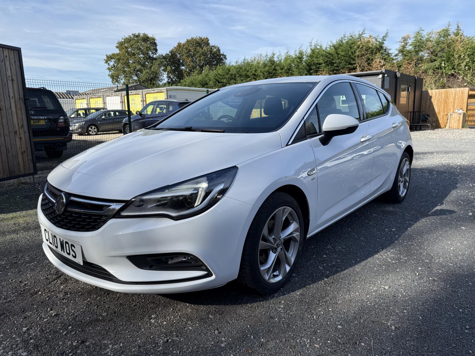 Vauxhall Astra 1.0i Turbo ecoTEC SRi Hatchback 5dr Petrol Manual Euro 6 (s/s) (105 ps)