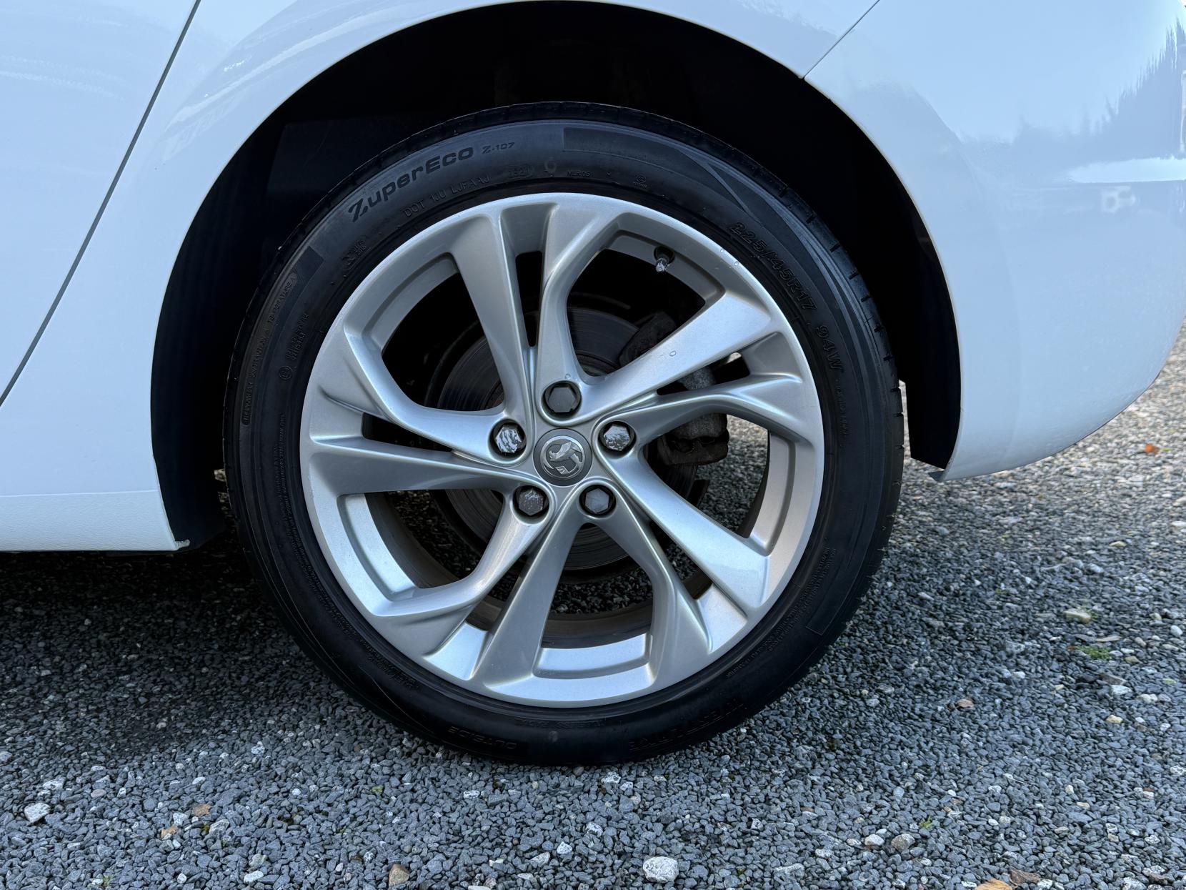 Vauxhall Astra 1.0i Turbo ecoTEC SRi Hatchback 5dr Petrol Manual Euro 6 (s/s) (105 ps)