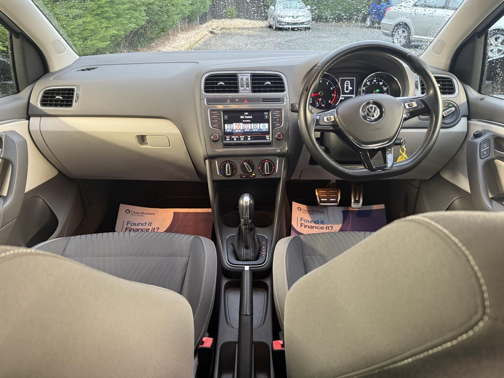 Volkswagen Polo 1.2 TSI BlueMotion Tech SE Design Hatchback 5dr Petrol DSG Euro 6 (s/s) (90 ps)