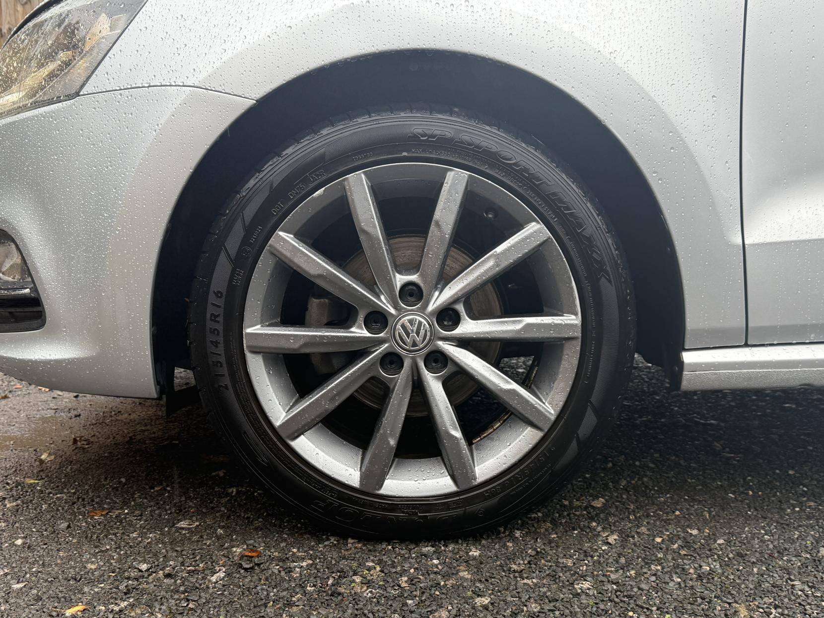 Volkswagen Polo 1.2 TSI BlueMotion Tech SE Design Hatchback 5dr Petrol DSG Euro 6 (s/s) (90 ps)