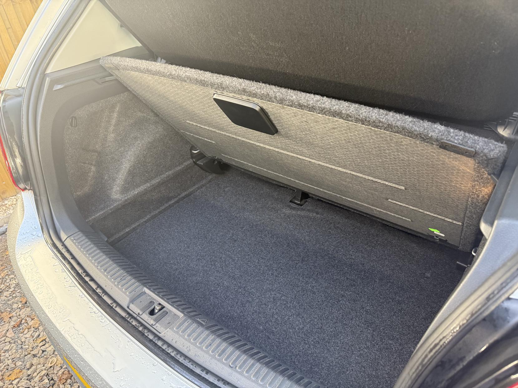 Volkswagen Polo 1.2 TSI BlueMotion Tech SE Design Hatchback 5dr Petrol DSG Euro 6 (s/s) (90 ps)