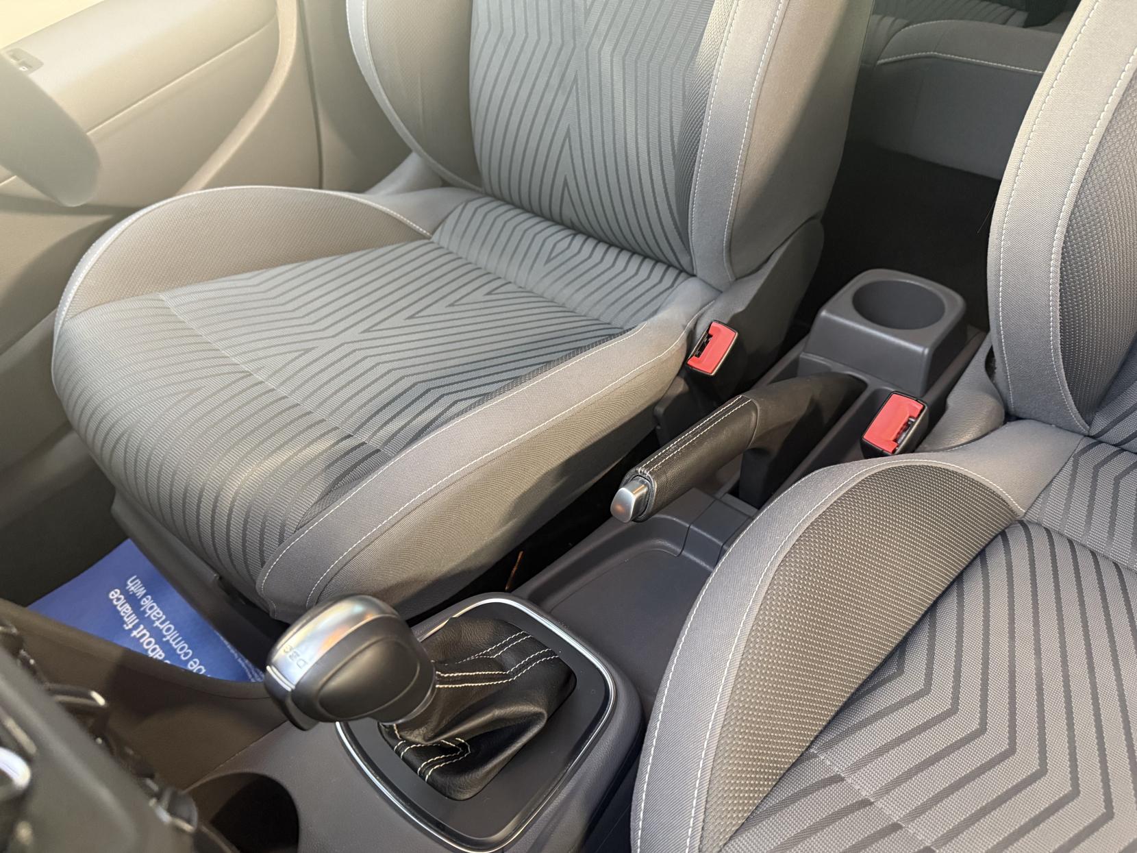 Volkswagen Polo 1.2 TSI BlueMotion Tech SE Design Hatchback 5dr Petrol DSG Euro 6 (s/s) (90 ps)