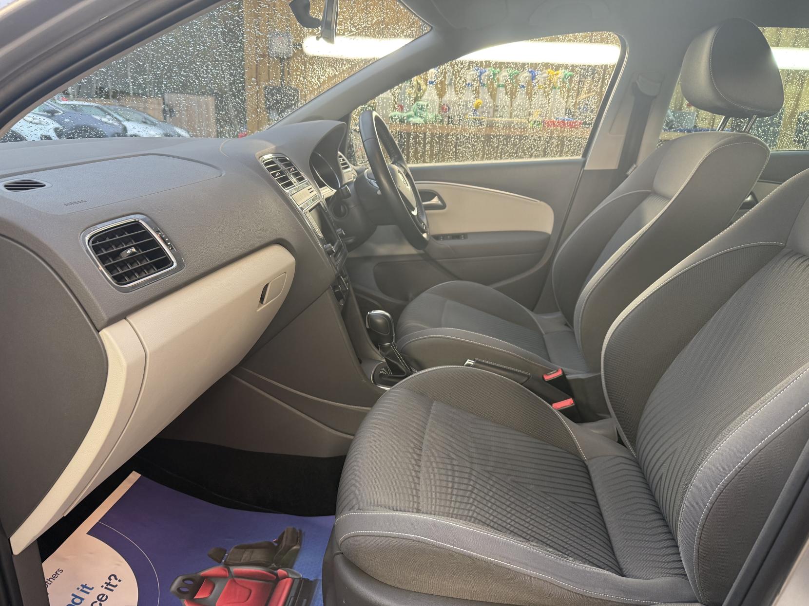 Volkswagen Polo 1.2 TSI BlueMotion Tech SE Design Hatchback 5dr Petrol DSG Euro 6 (s/s) (90 ps)