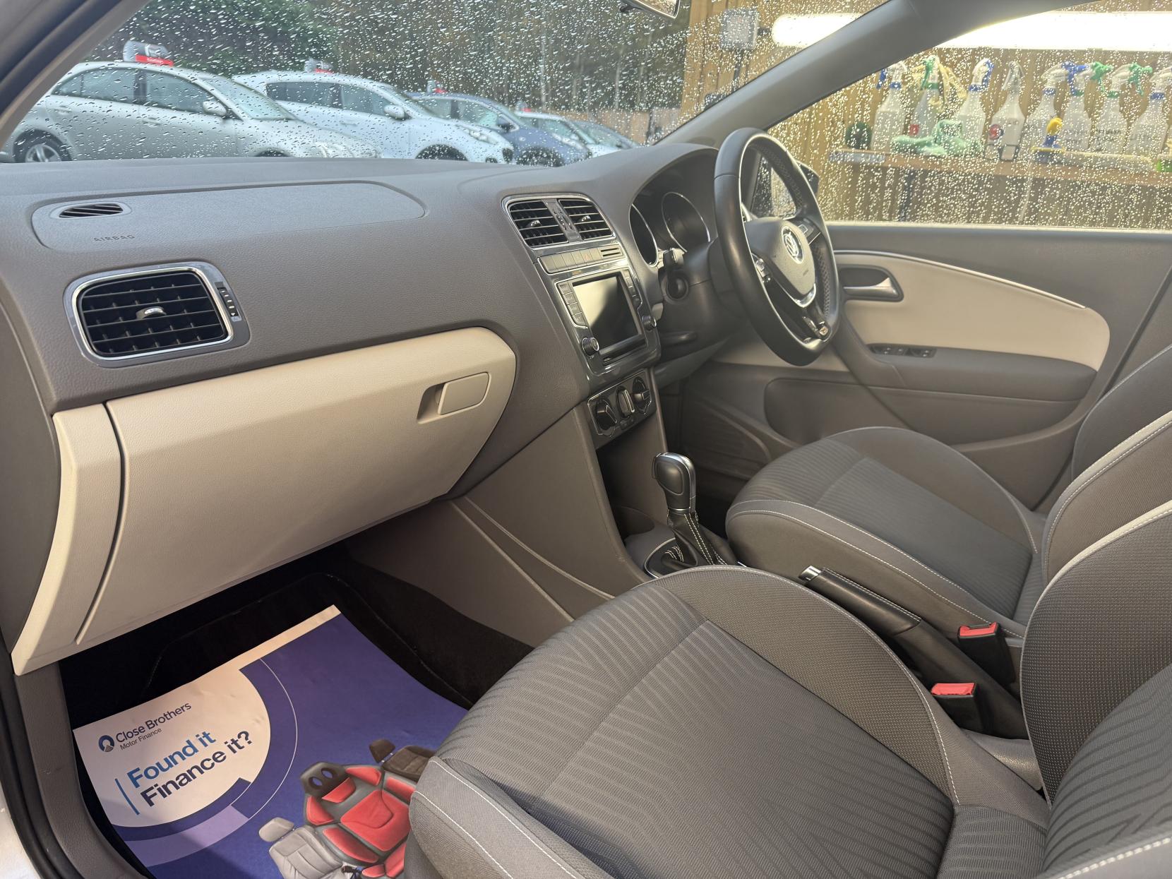 Volkswagen Polo 1.2 TSI BlueMotion Tech SE Design Hatchback 5dr Petrol DSG Euro 6 (s/s) (90 ps)