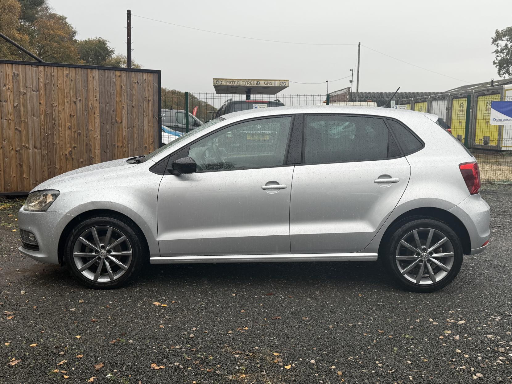 Volkswagen Polo 1.2 TSI BlueMotion Tech SE Design Hatchback 5dr Petrol DSG Euro 6 (s/s) (90 ps)