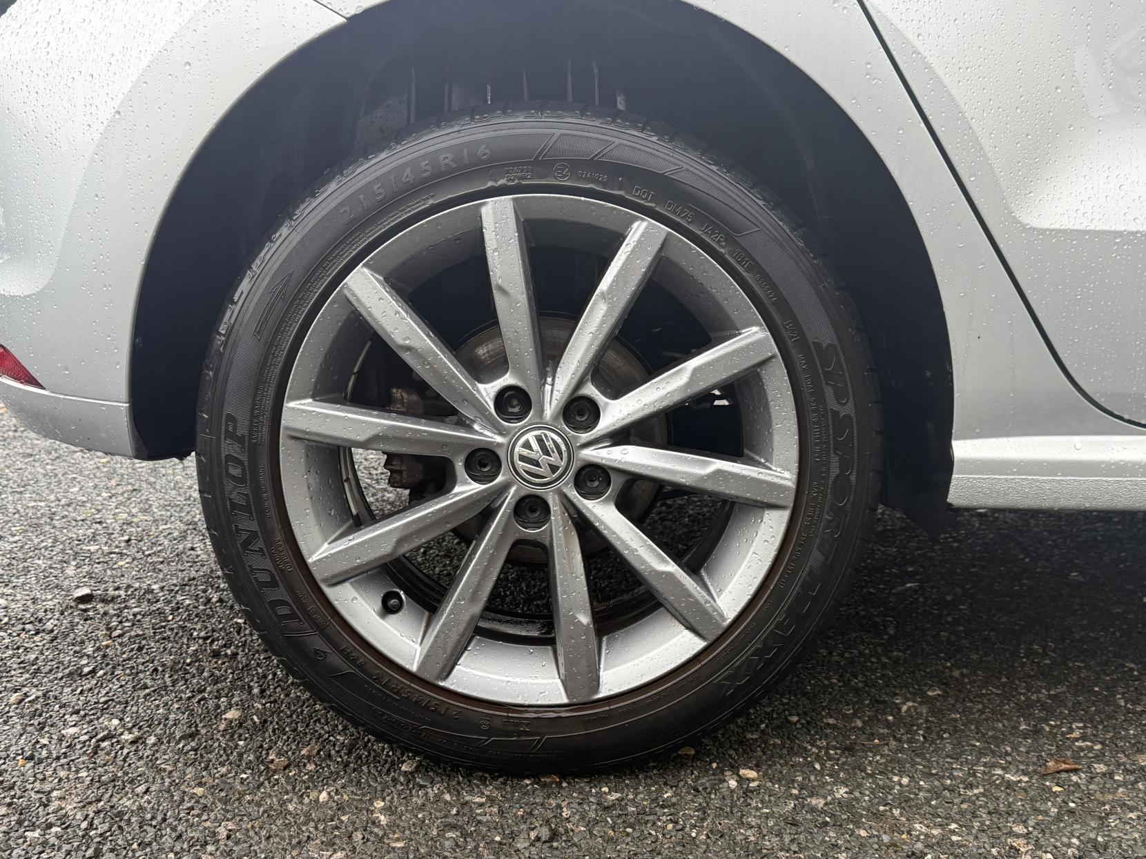 Volkswagen Polo 1.2 TSI BlueMotion Tech SE Design Hatchback 5dr Petrol DSG Euro 6 (s/s) (90 ps)