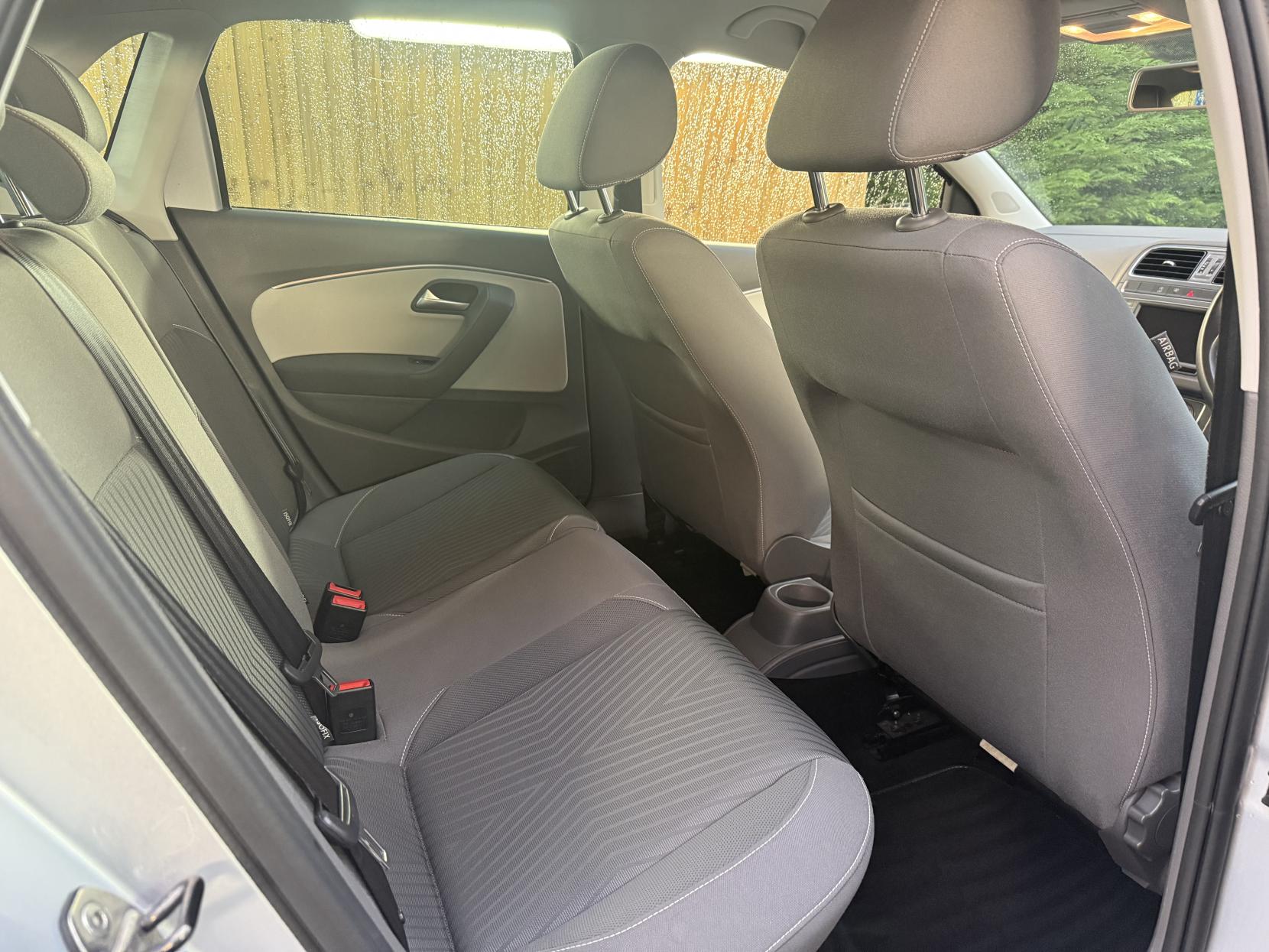 Volkswagen Polo 1.2 TSI BlueMotion Tech SE Design Hatchback 5dr Petrol DSG Euro 6 (s/s) (90 ps)