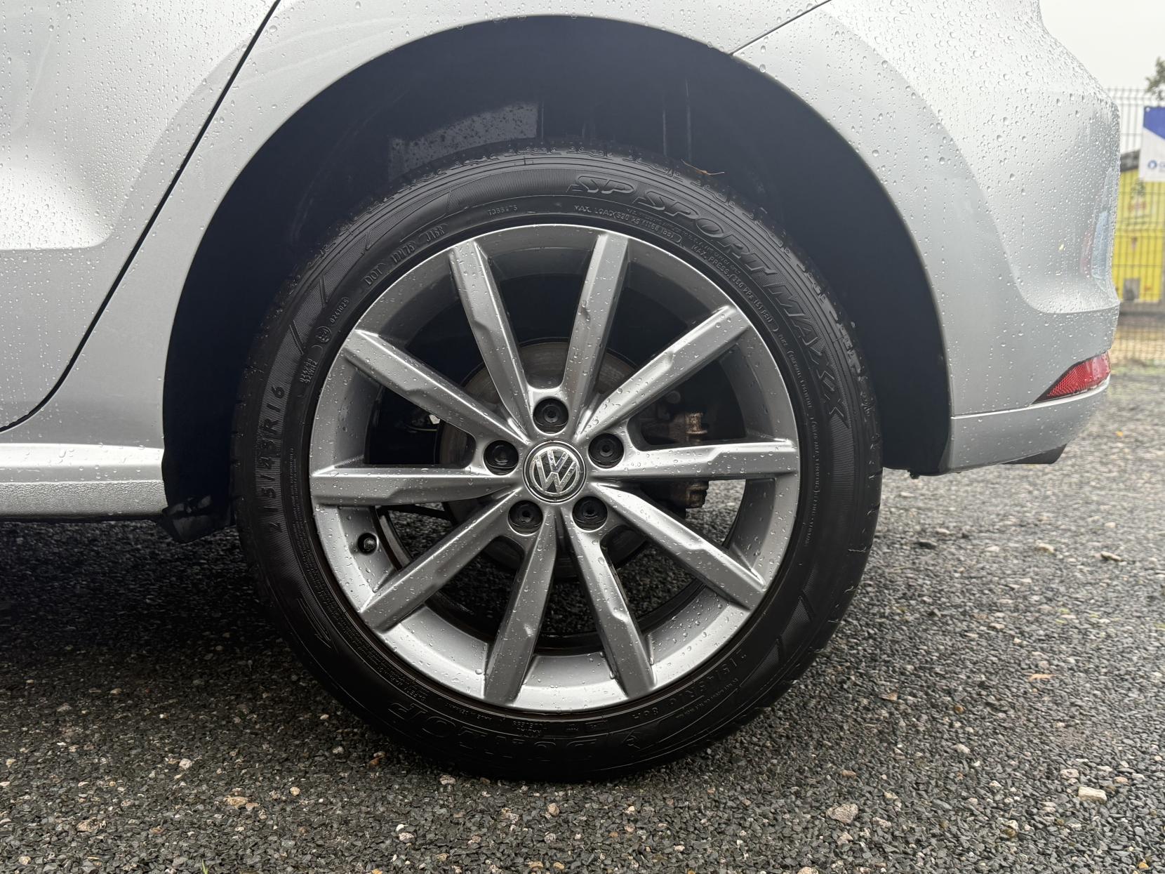 Volkswagen Polo 1.2 TSI BlueMotion Tech SE Design Hatchback 5dr Petrol DSG Euro 6 (s/s) (90 ps)