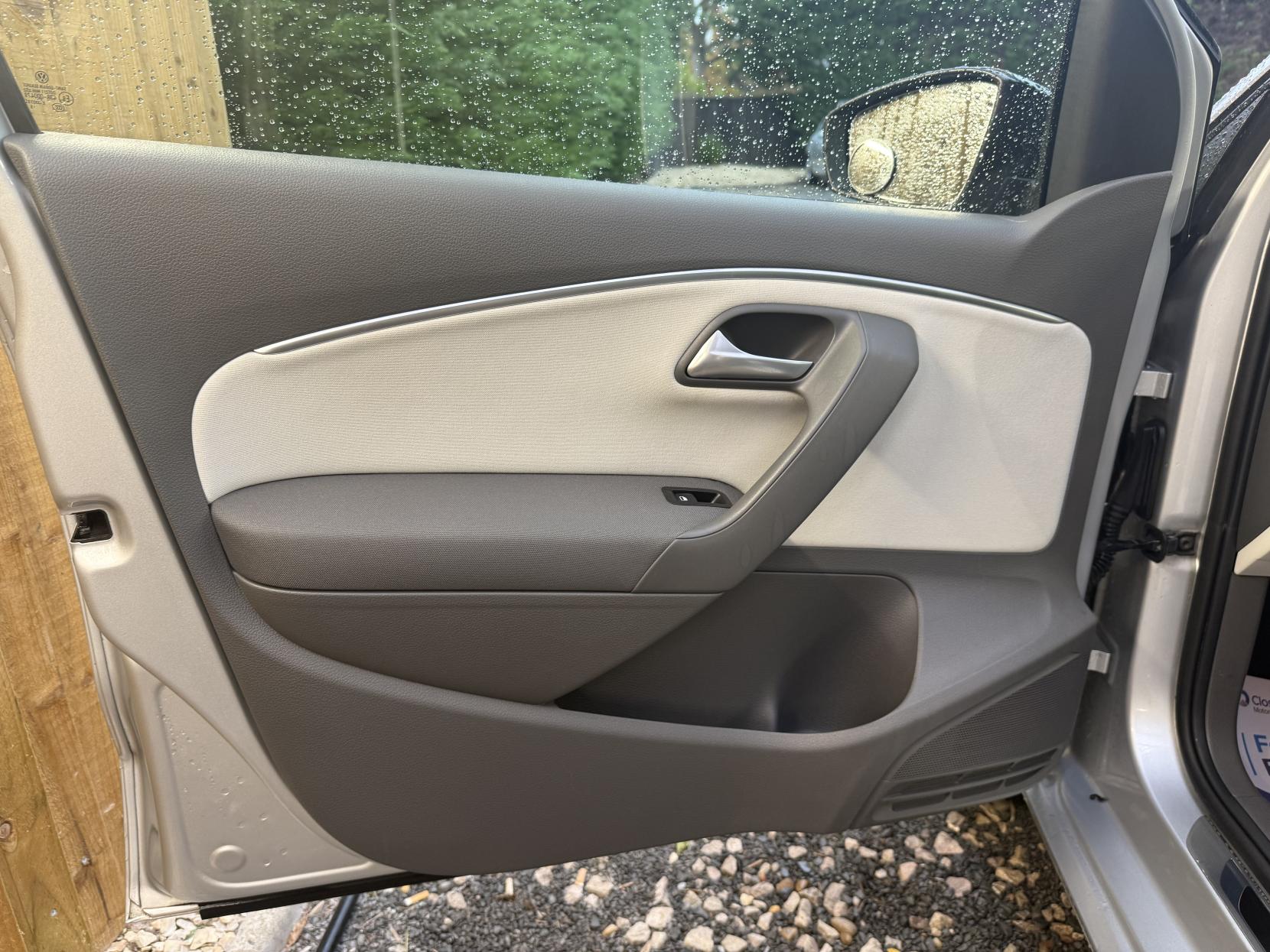 Volkswagen Polo 1.2 TSI BlueMotion Tech SE Design Hatchback 5dr Petrol DSG Euro 6 (s/s) (90 ps)