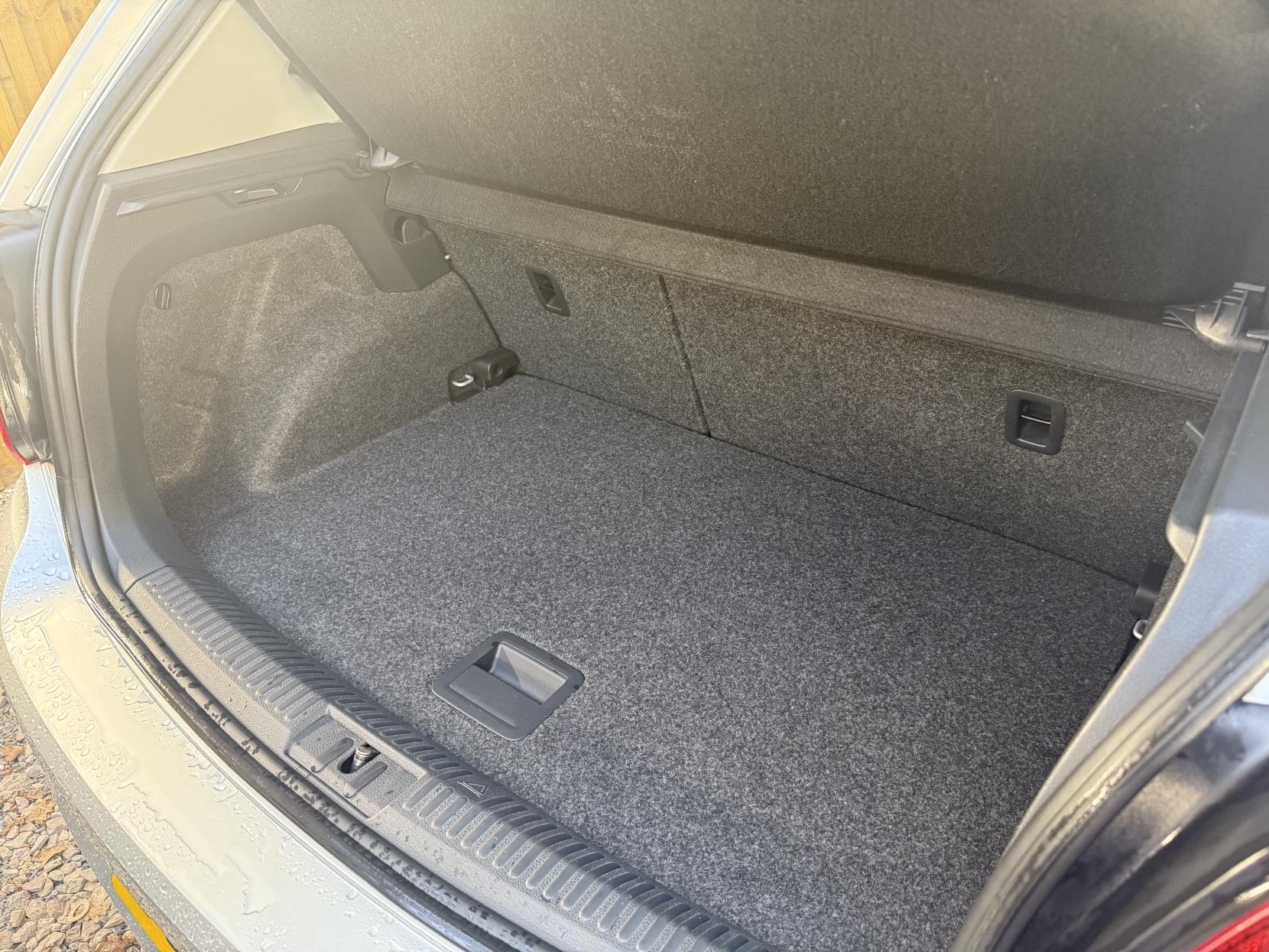 Volkswagen Polo 1.2 TSI BlueMotion Tech SE Design Hatchback 5dr Petrol DSG Euro 6 (s/s) (90 ps)