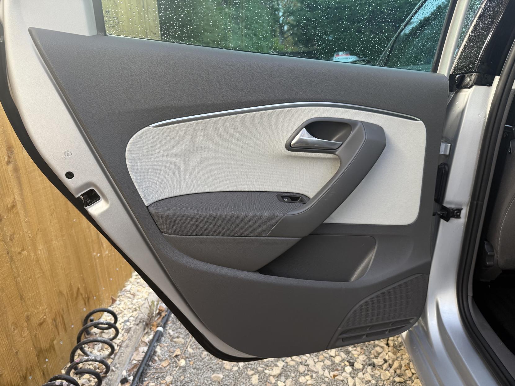 Volkswagen Polo 1.2 TSI BlueMotion Tech SE Design Hatchback 5dr Petrol DSG Euro 6 (s/s) (90 ps)