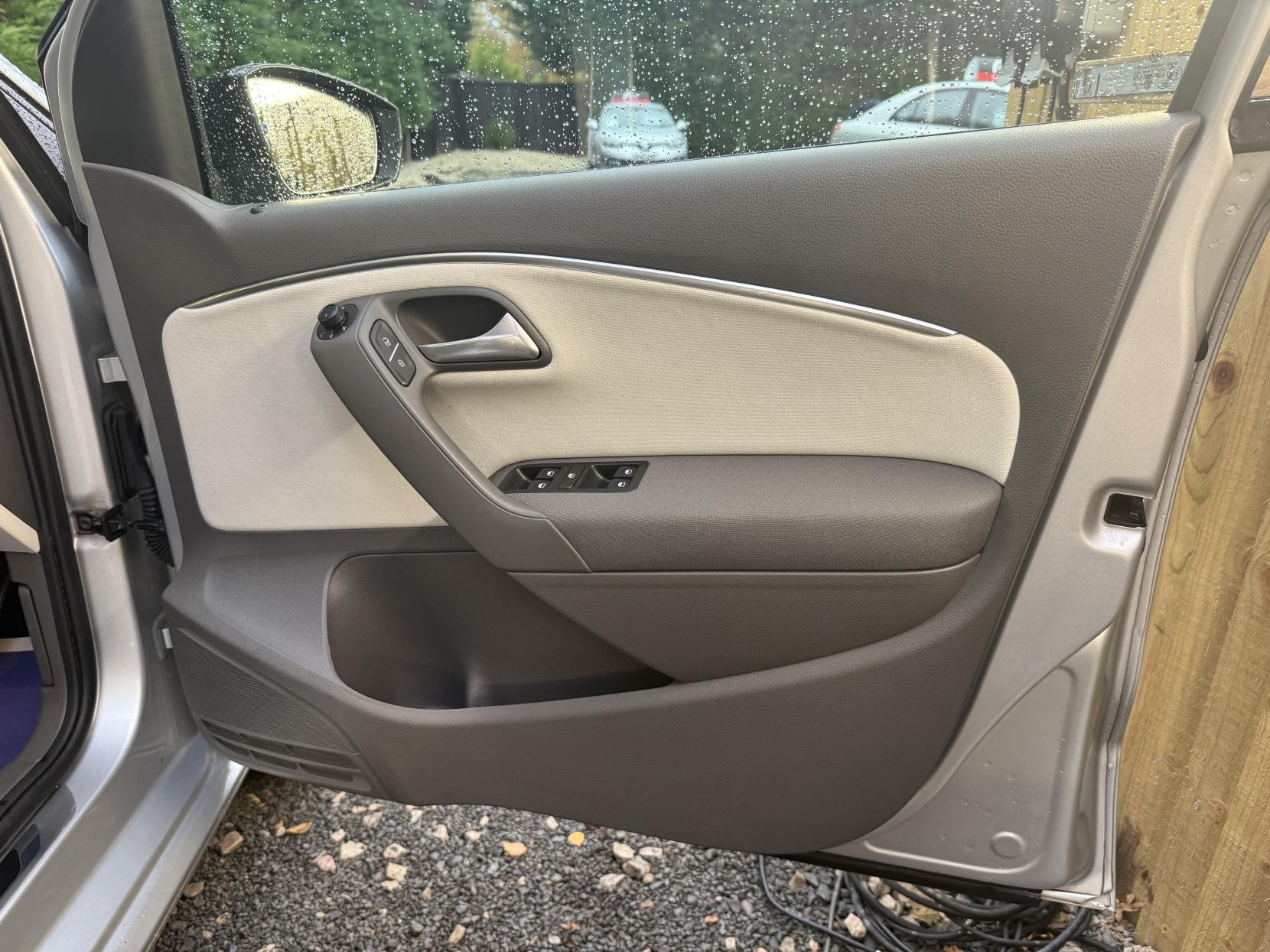 Volkswagen Polo 1.2 TSI BlueMotion Tech SE Design Hatchback 5dr Petrol DSG Euro 6 (s/s) (90 ps)