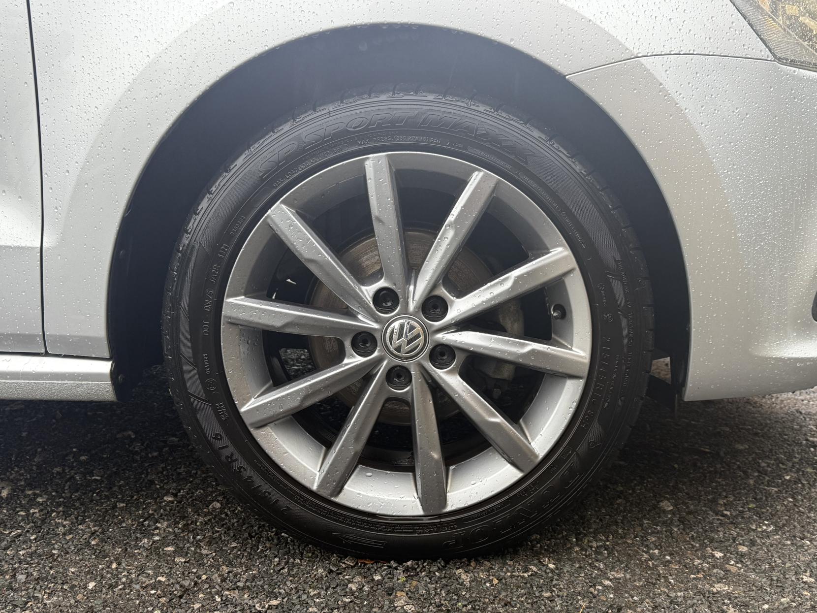 Volkswagen Polo 1.2 TSI BlueMotion Tech SE Design Hatchback 5dr Petrol DSG Euro 6 (s/s) (90 ps)